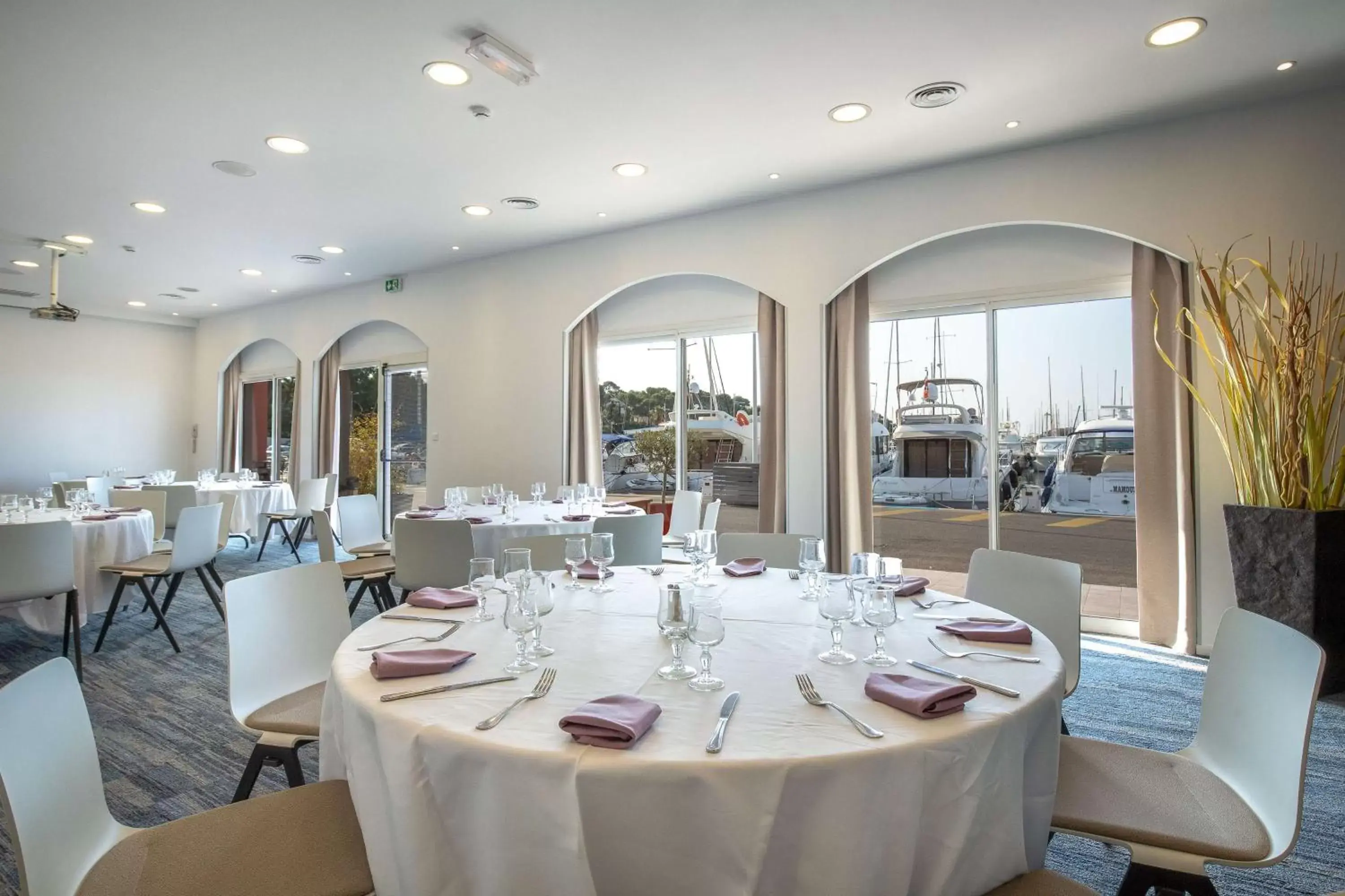 Restaurant/places to eat in Best Western Plus La Marina Restaurant/places to eat in Best Western Plus La Marina