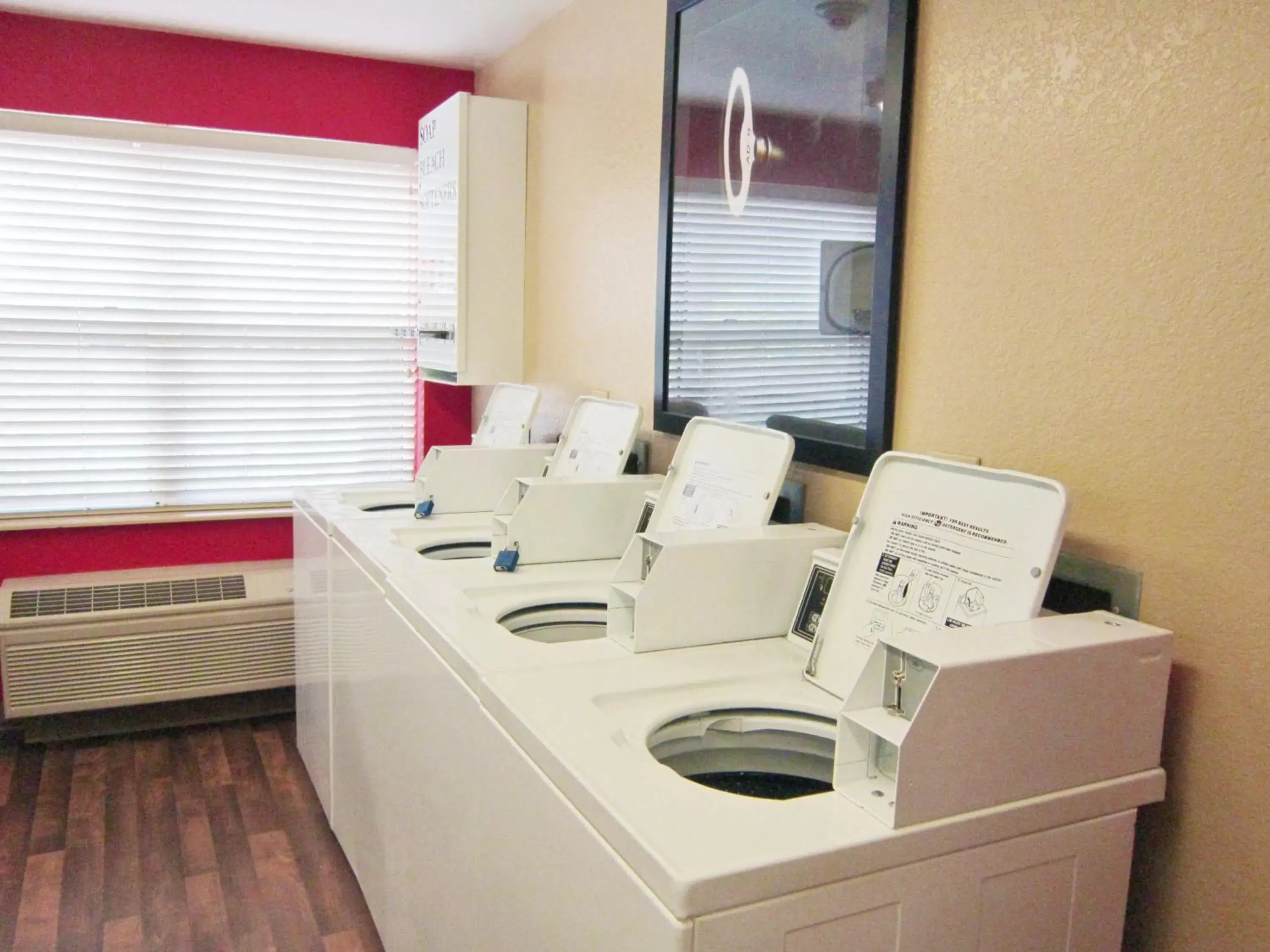 Area and facilities, Kitchen/Kitchenette in Extended Stay America Suites - Rockford - State Street