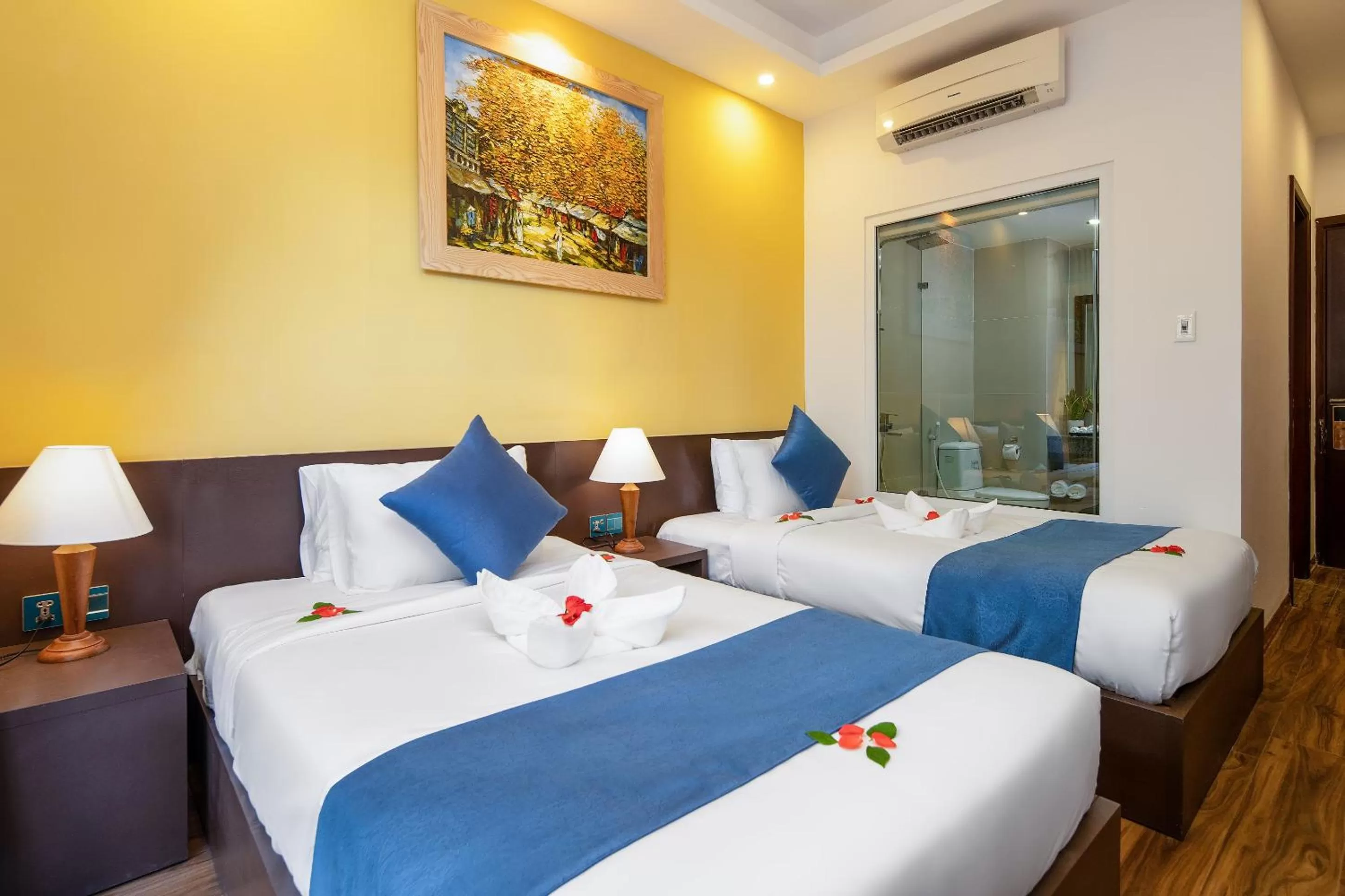 Photo of the whole room, Bed in TRIPLE Riverside Villa Hotel HoiAn