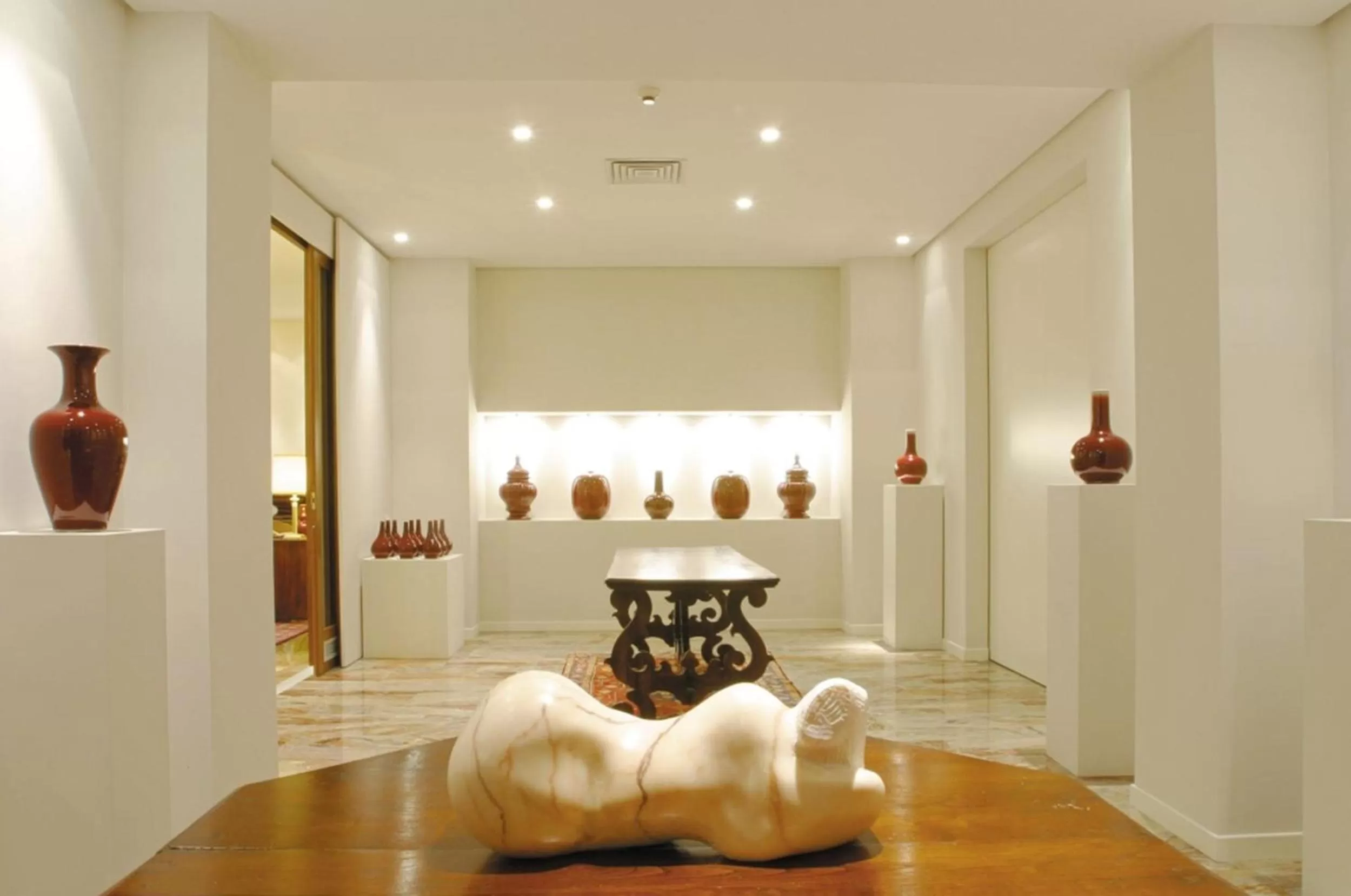 Decorative detail in National Hotel