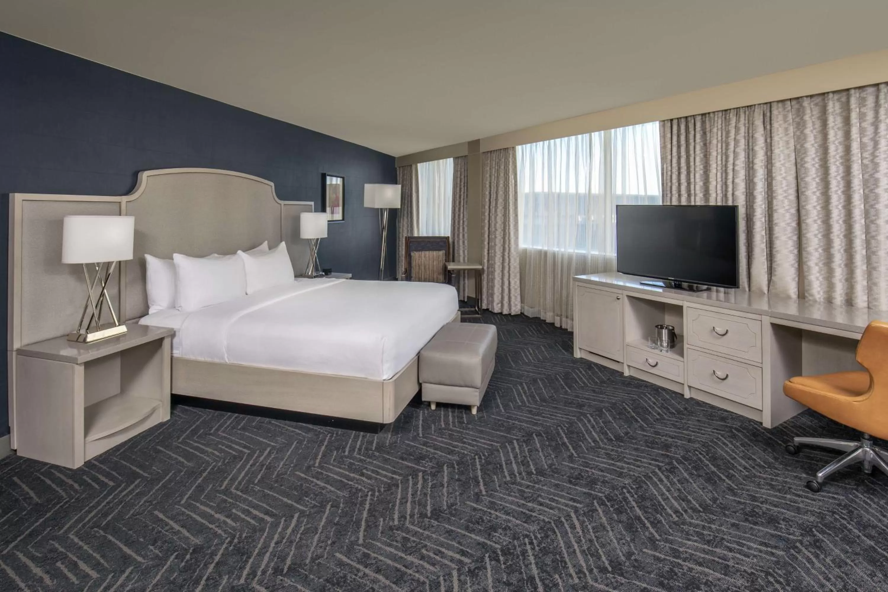Bedroom, Bed in DoubleTree by Hilton Hotel Nashville Downtown