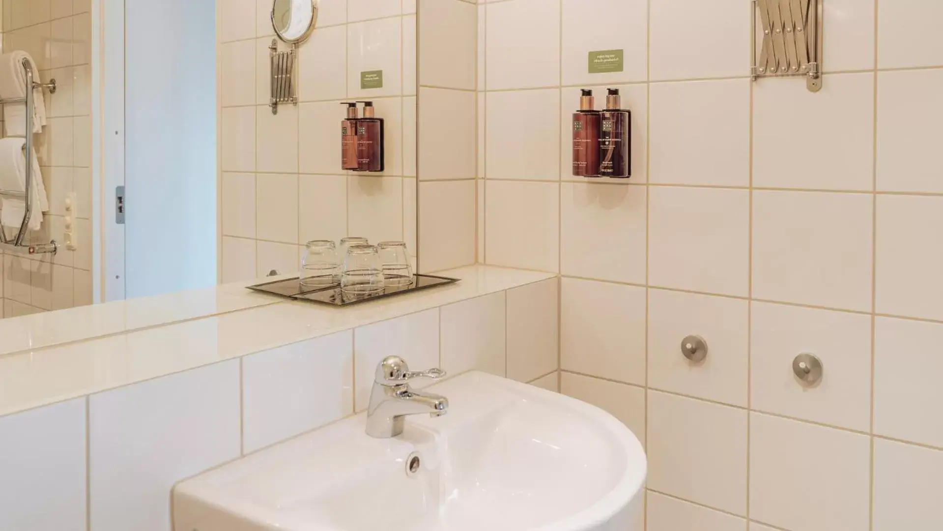 Bathroom in Clarion Collection Hotel Mektagonen