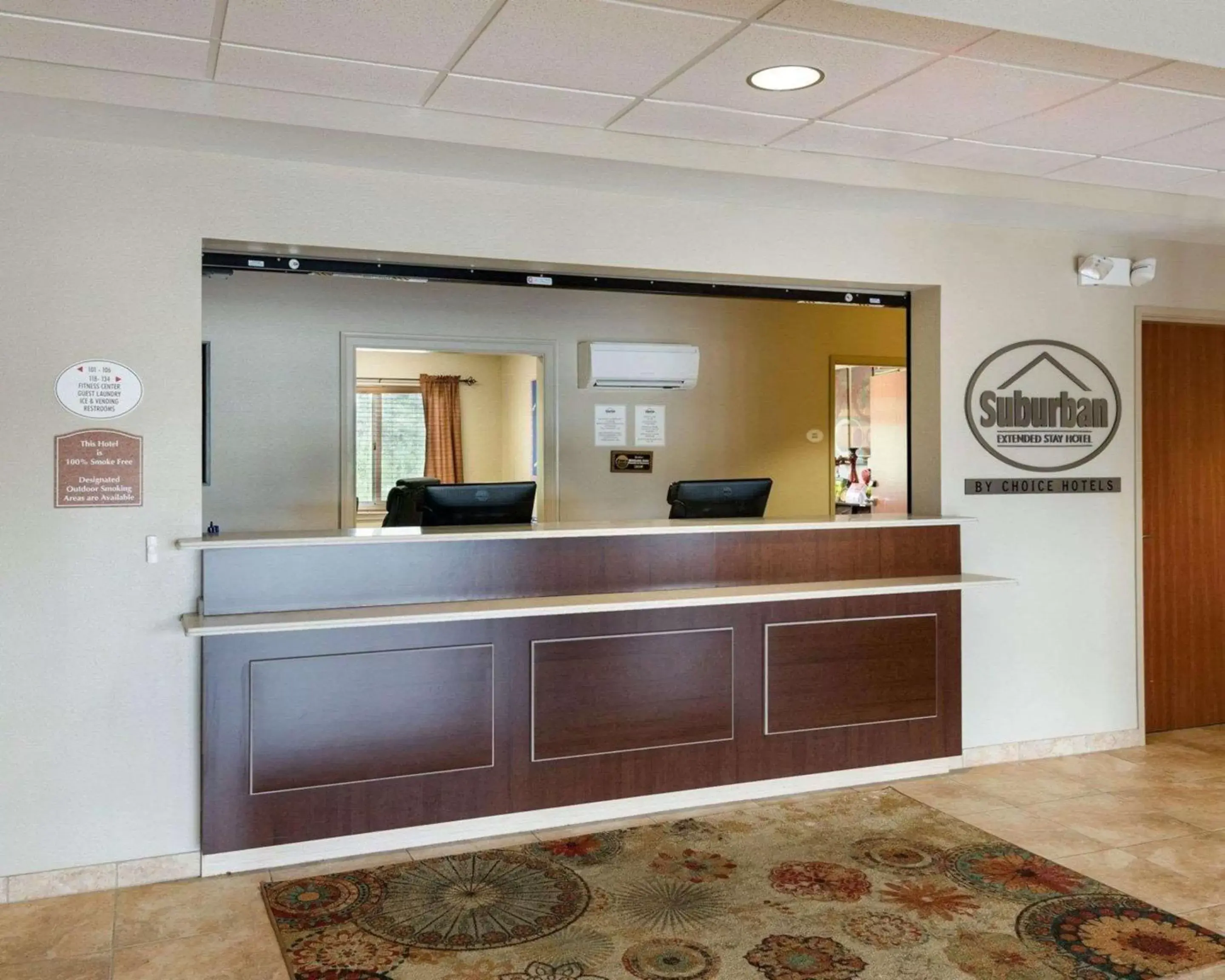 Lobby or reception in Suburban Studios Triadelphia - Wheeling at The Highlands Lobby or reception in Suburban Studios Triadelphia - Wheeling at The Highlands