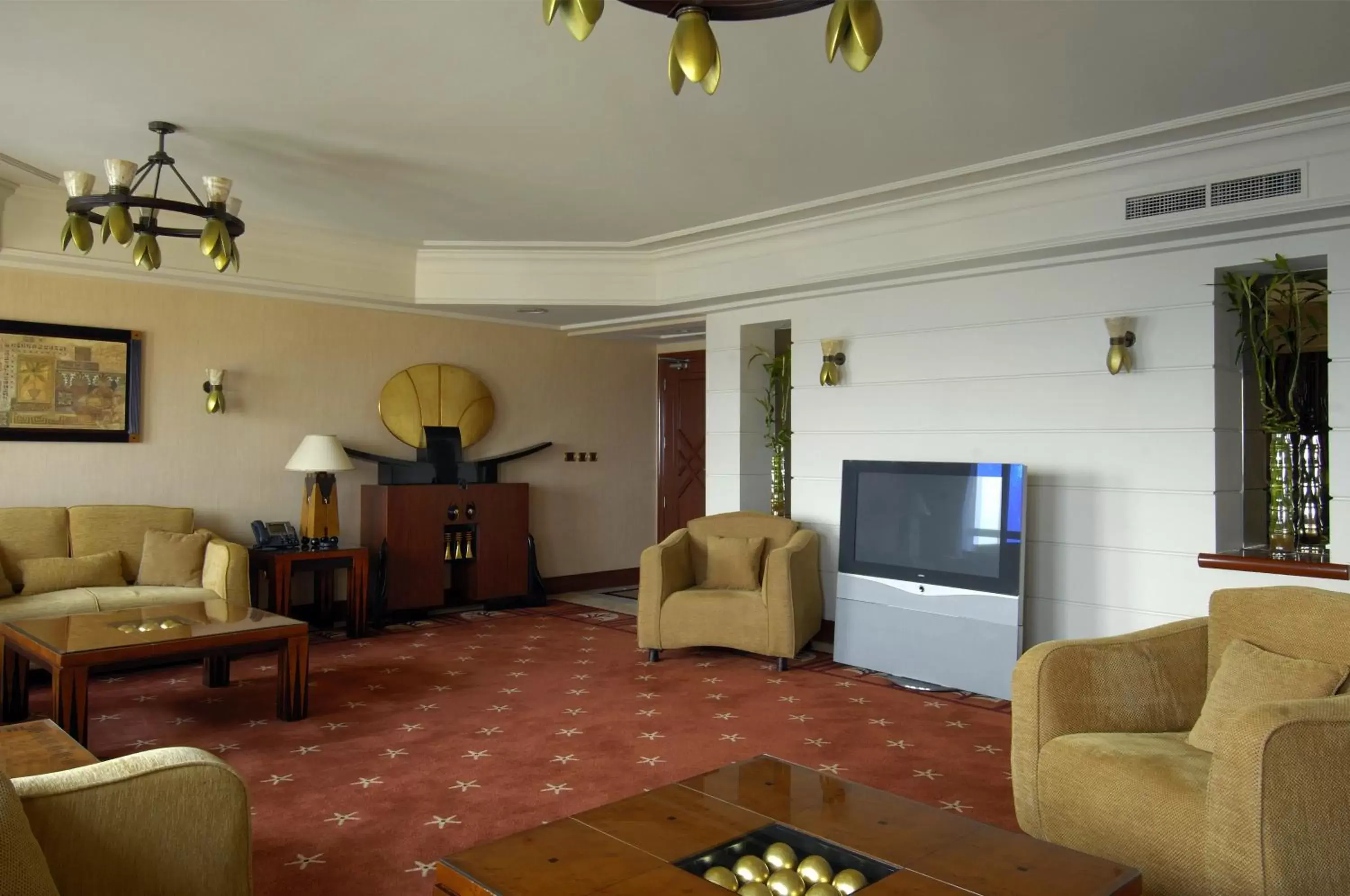 Photo of the whole room, Lounge/Bar in Intercontinental Cairo Citystars, an IHG Hotel