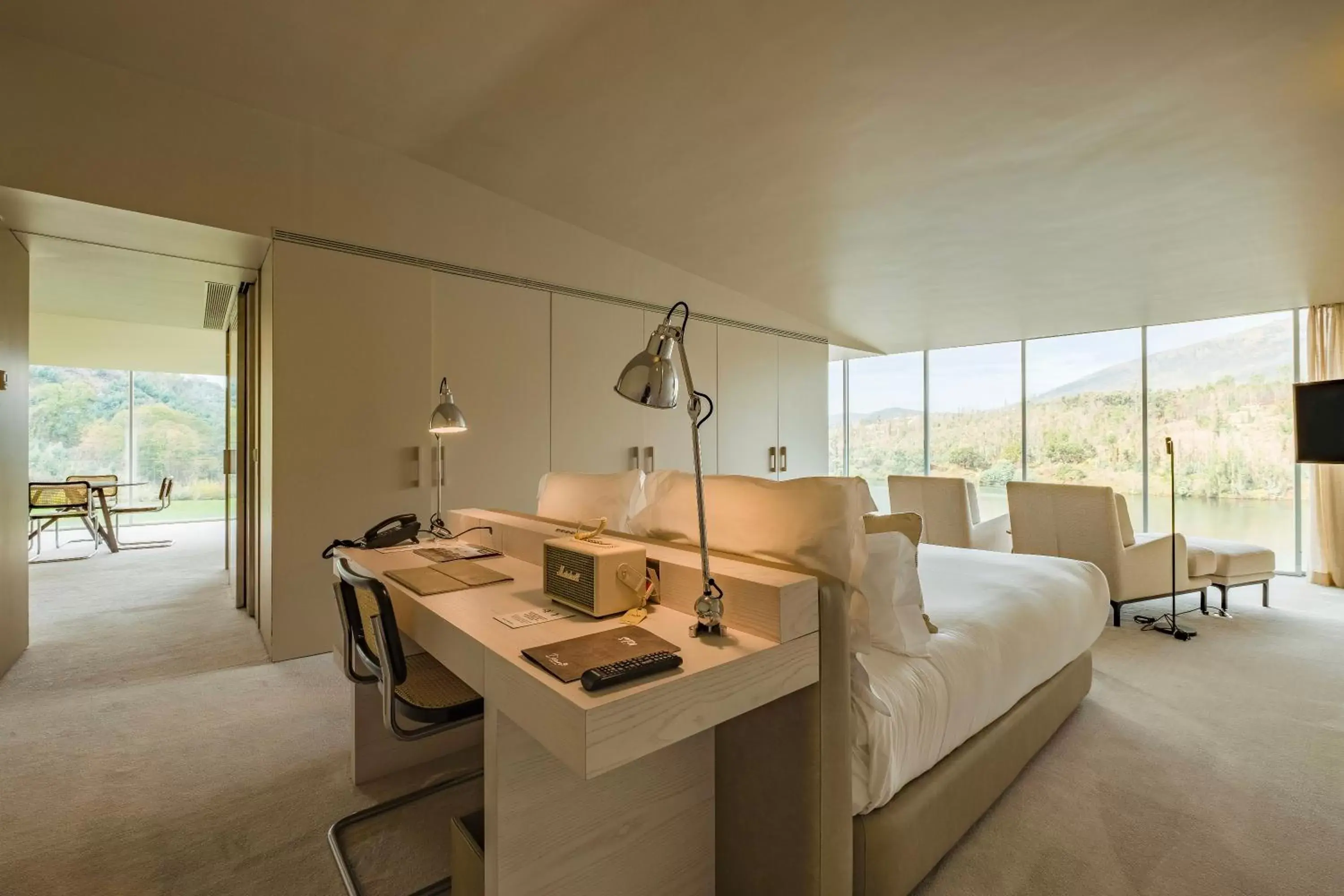 Superior Suite with River View in Octant Douro