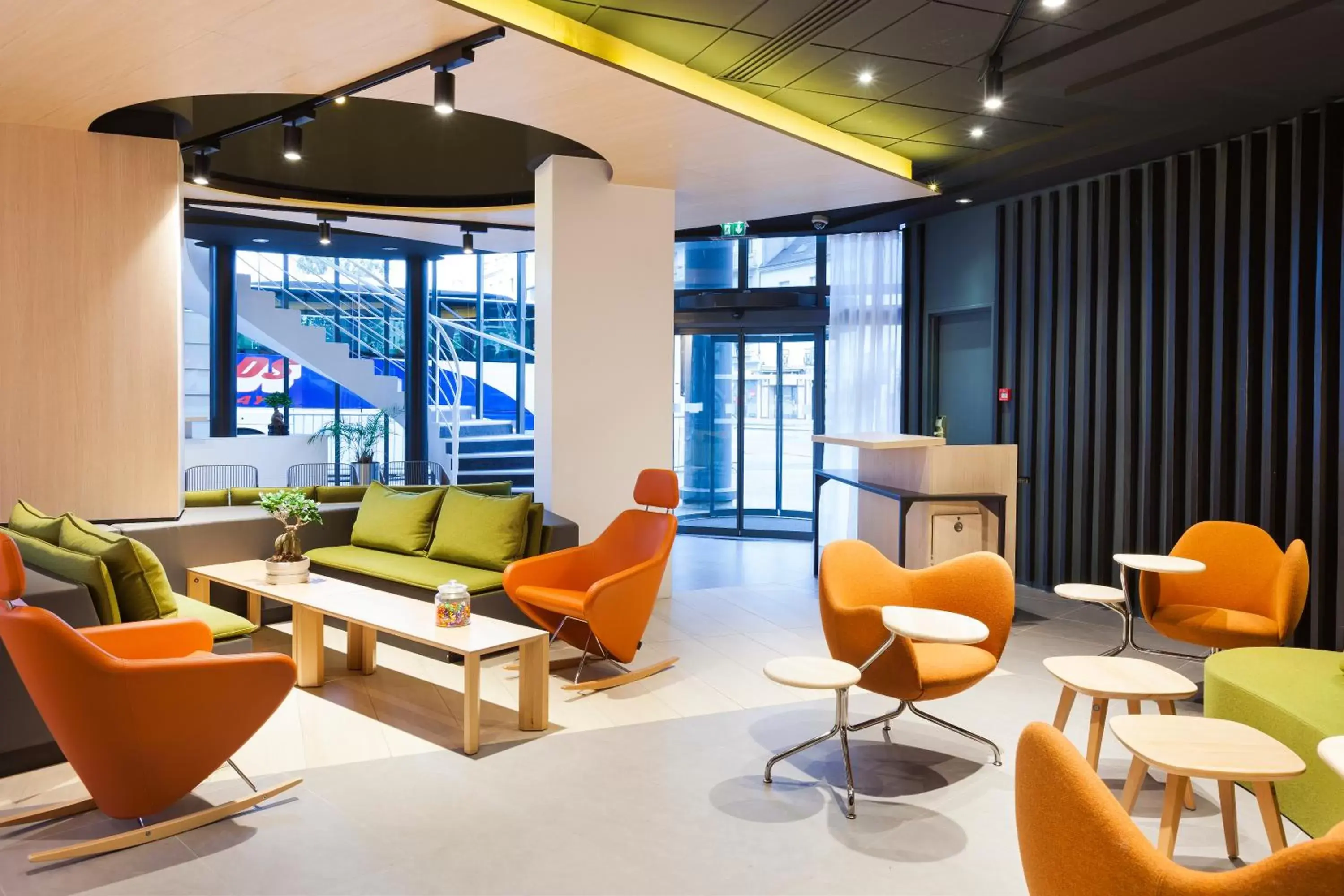 Lobby or reception, Lounge/Bar in Novotel Tours Centre Gare