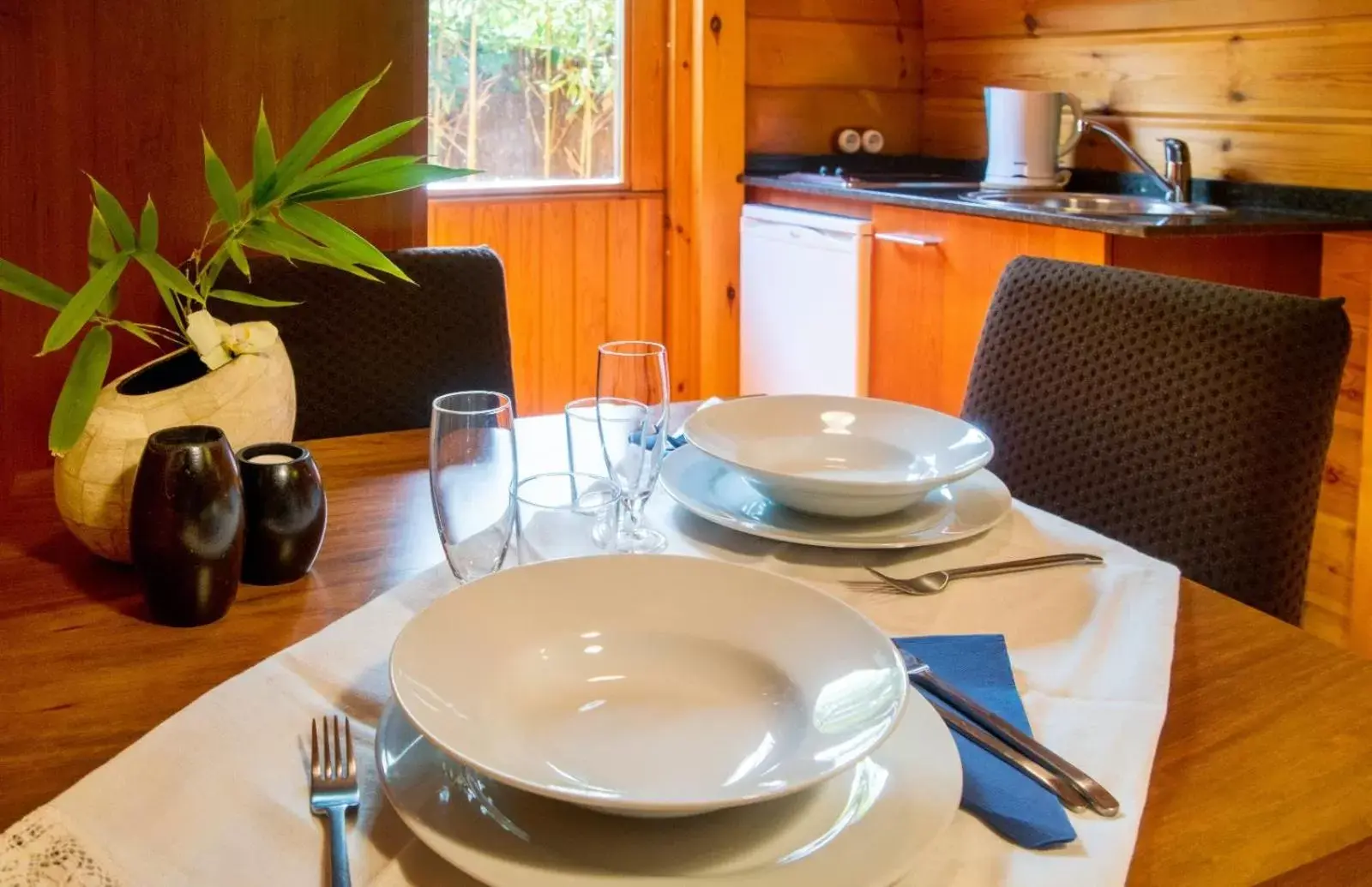 Kitchen or kitchenette, Restaurant/Places to Eat in Hotel Somlom - ECO Friendly Montseny