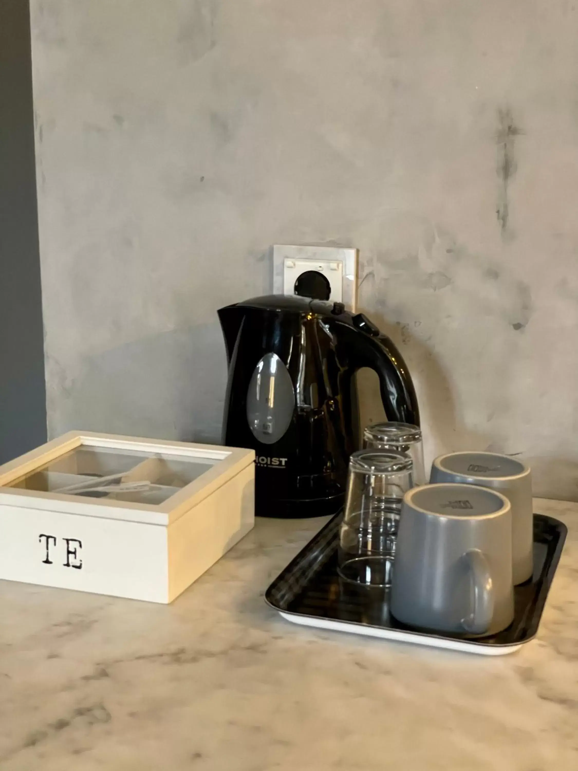 Coffee/tea facilities, Kitchen/Kitchenette in Unique Hotel