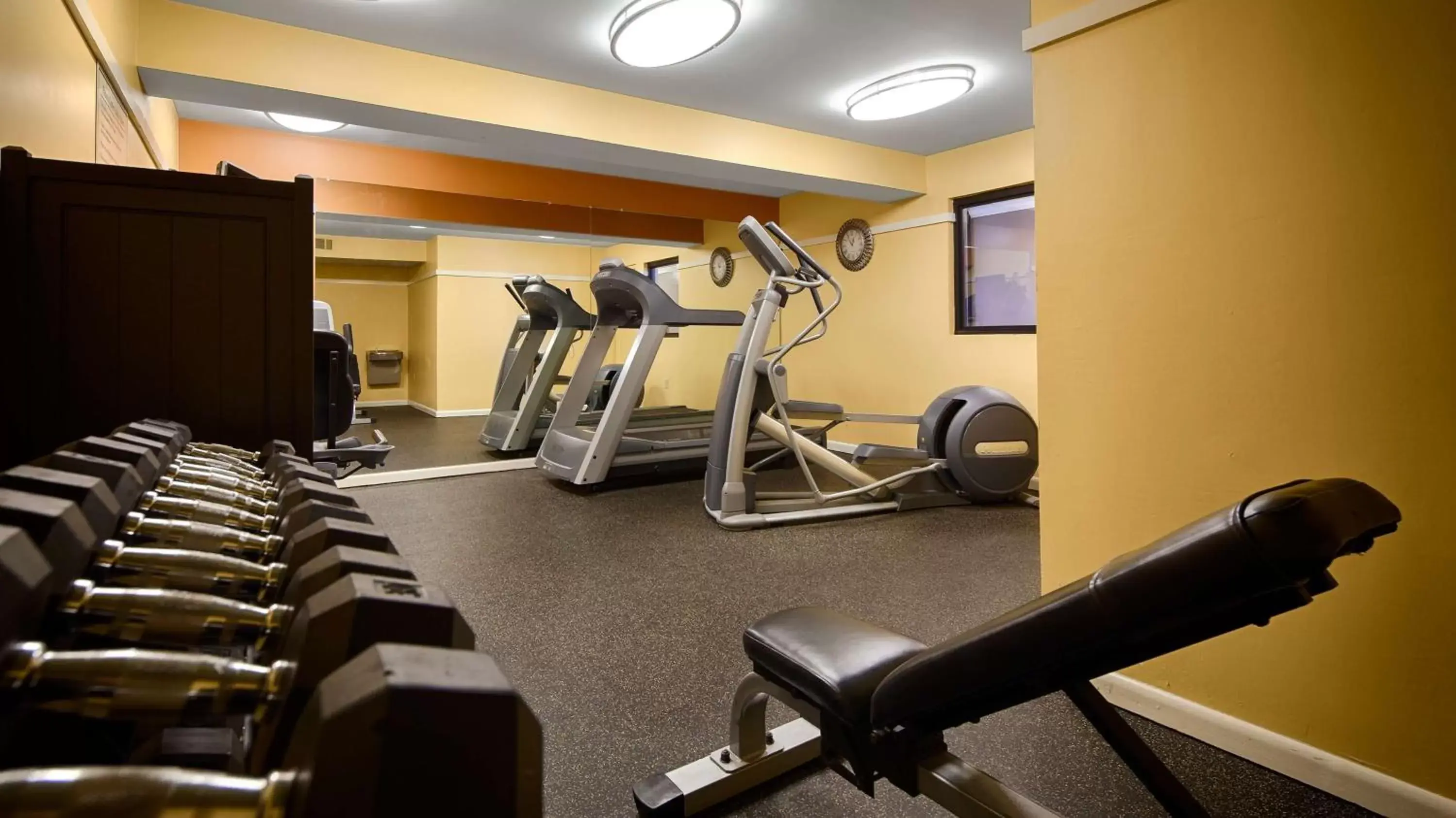 Fitness centre/facilities, Fitness Center/Facilities in Best Western Executive Suites