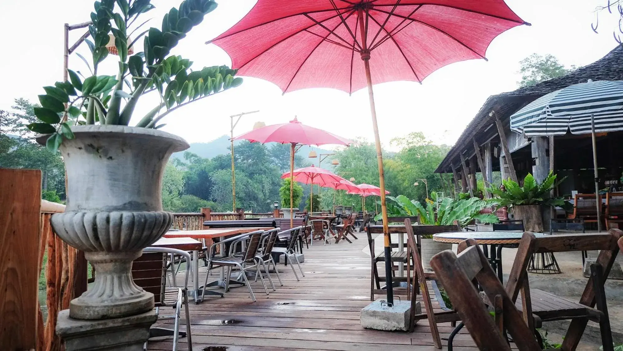 Restaurant/Places to Eat in Pai River Corner