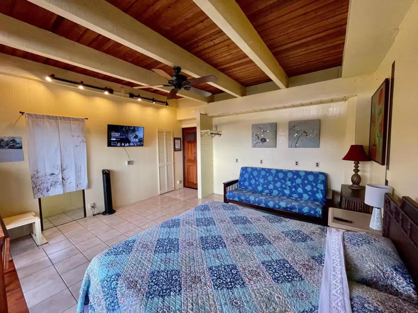 Bed in Coffee Garden