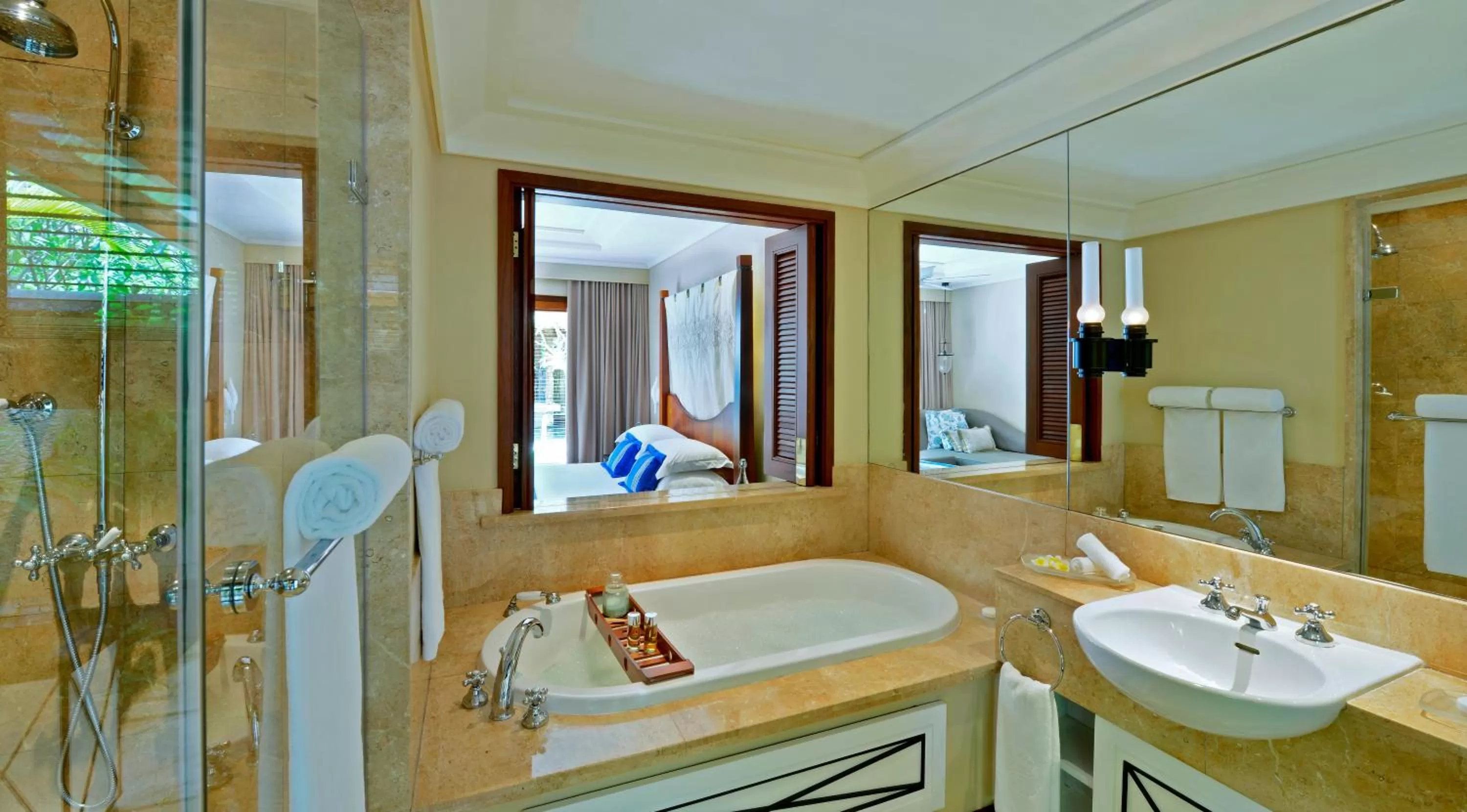 Shower in Constance Belle Mare Plage