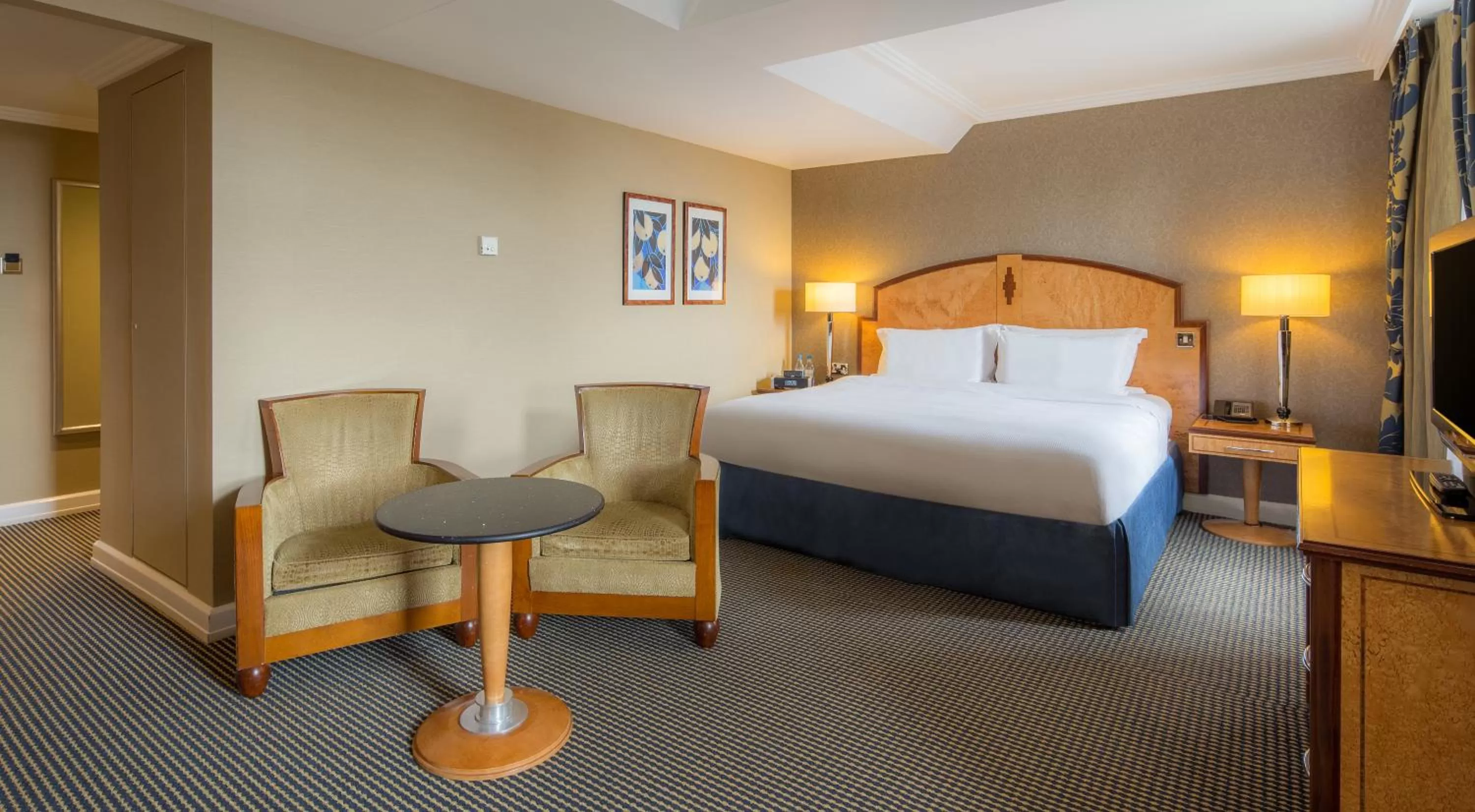 Bedroom, Bed in Hilton London Paddington