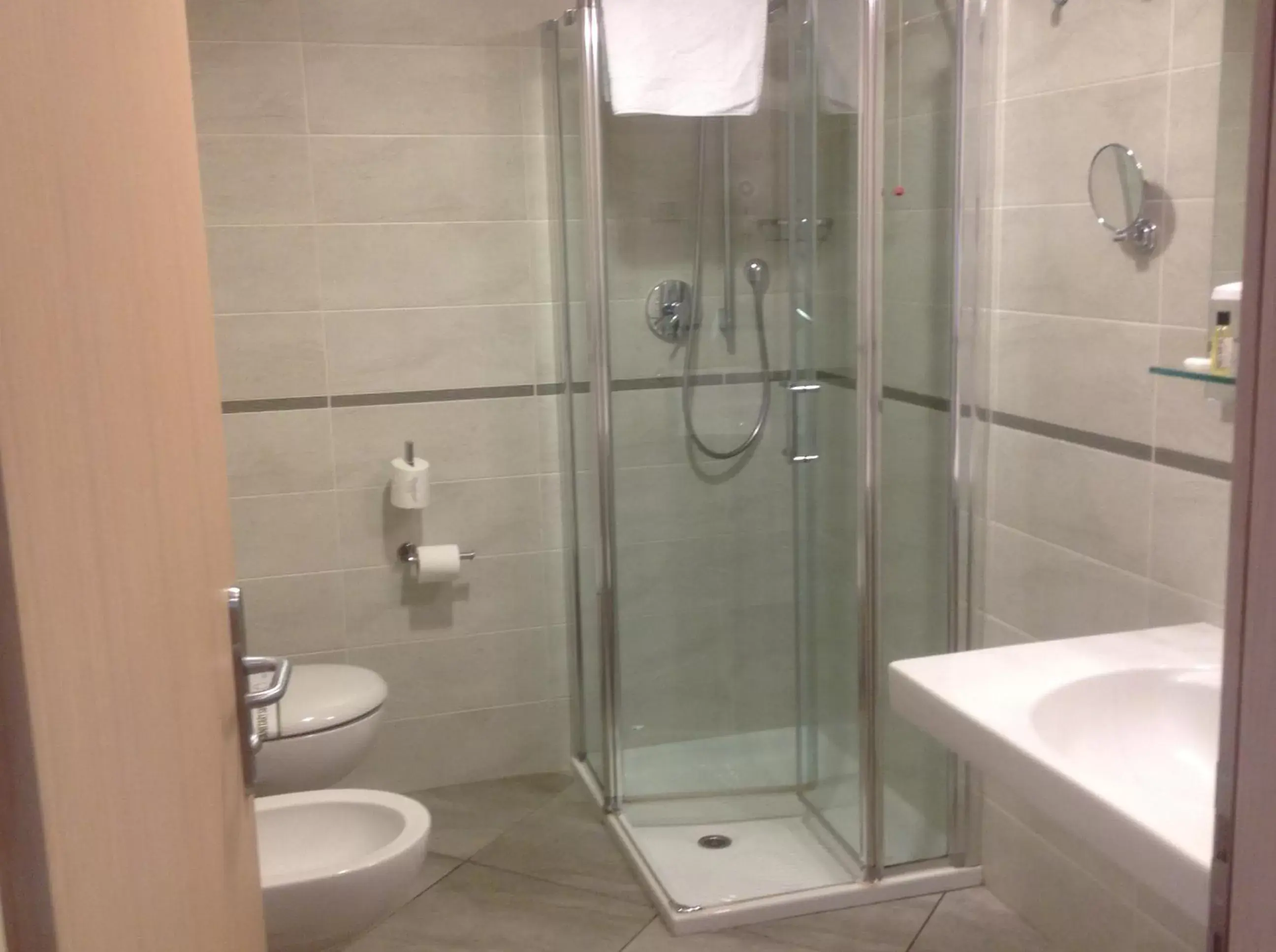 Shower, Bathroom in Al Marinaio Hotel Garni