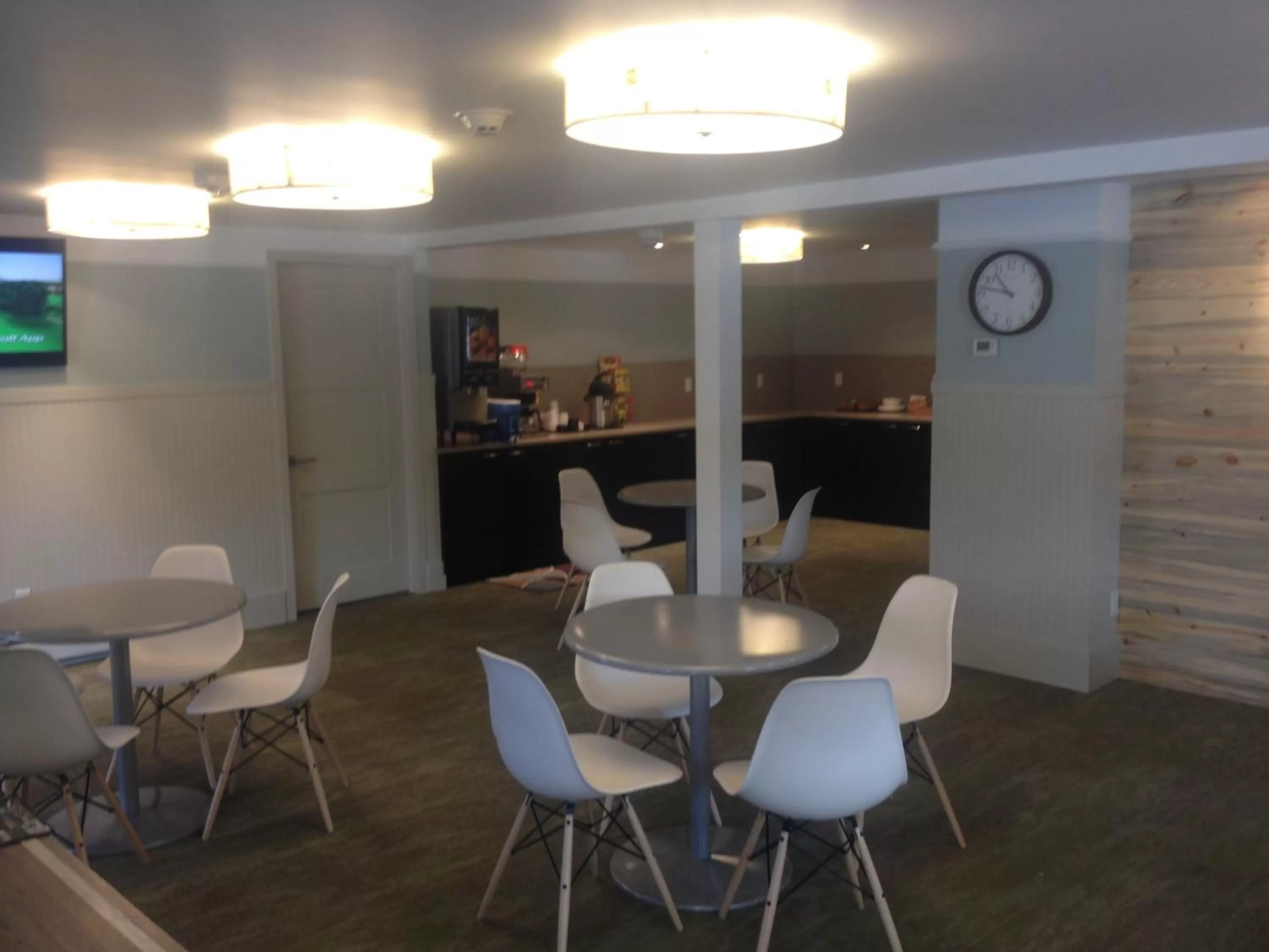 Food, Dining Area in Basalt Mountain Inn