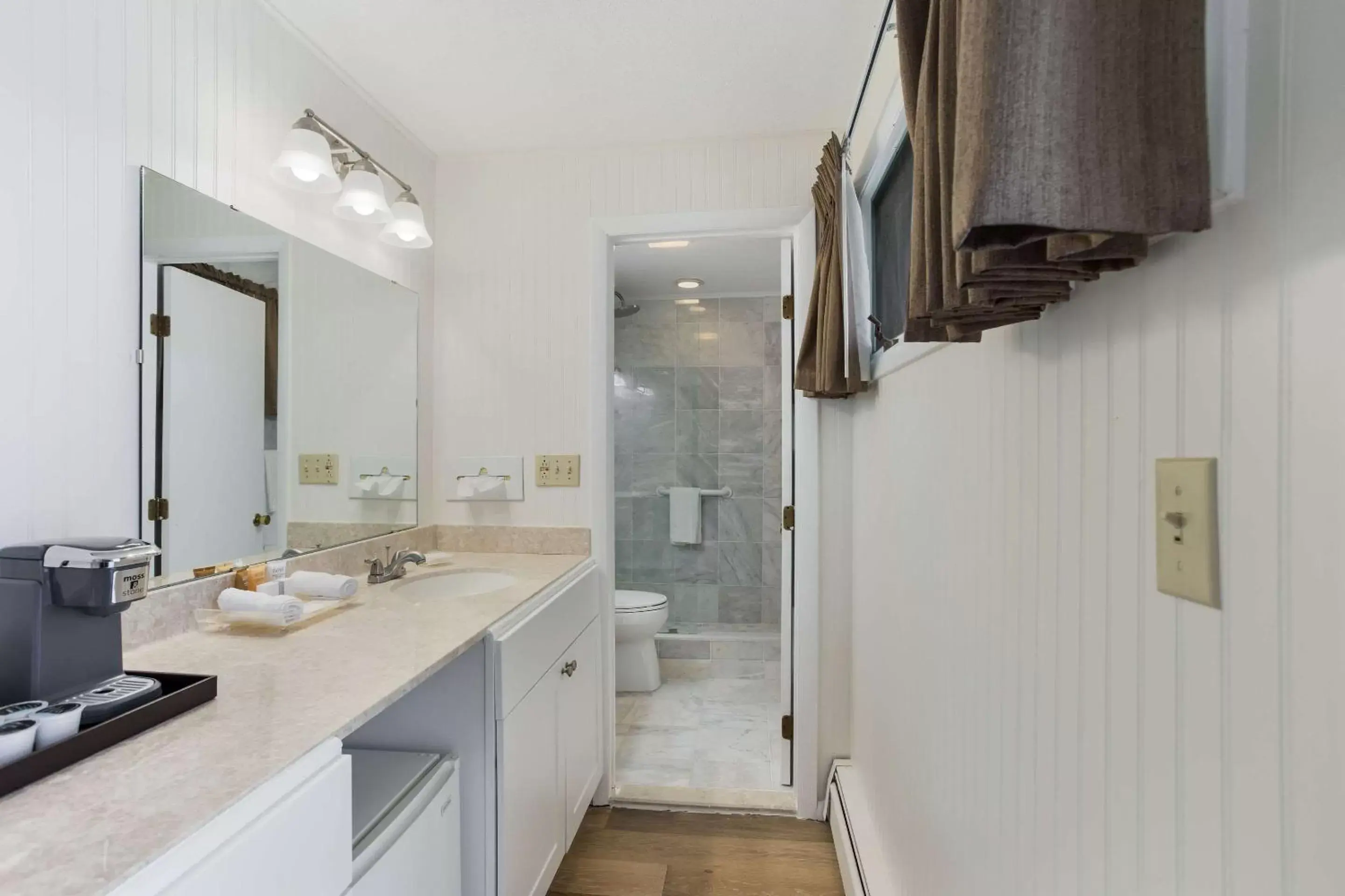 Bathroom in The Palmer House Resort, Ascend Hotel Collection