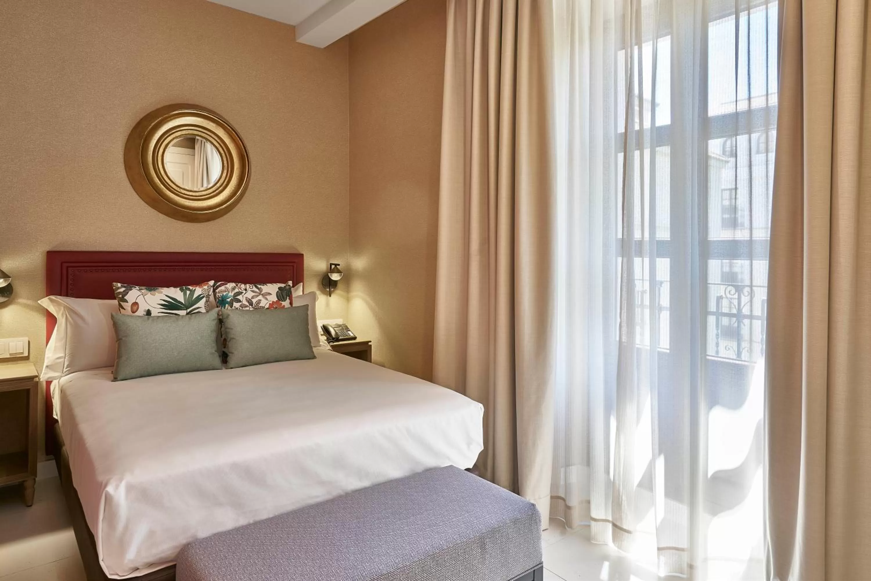 Photo of the whole room, Bed in Vincci Molviedro Suites Apartments