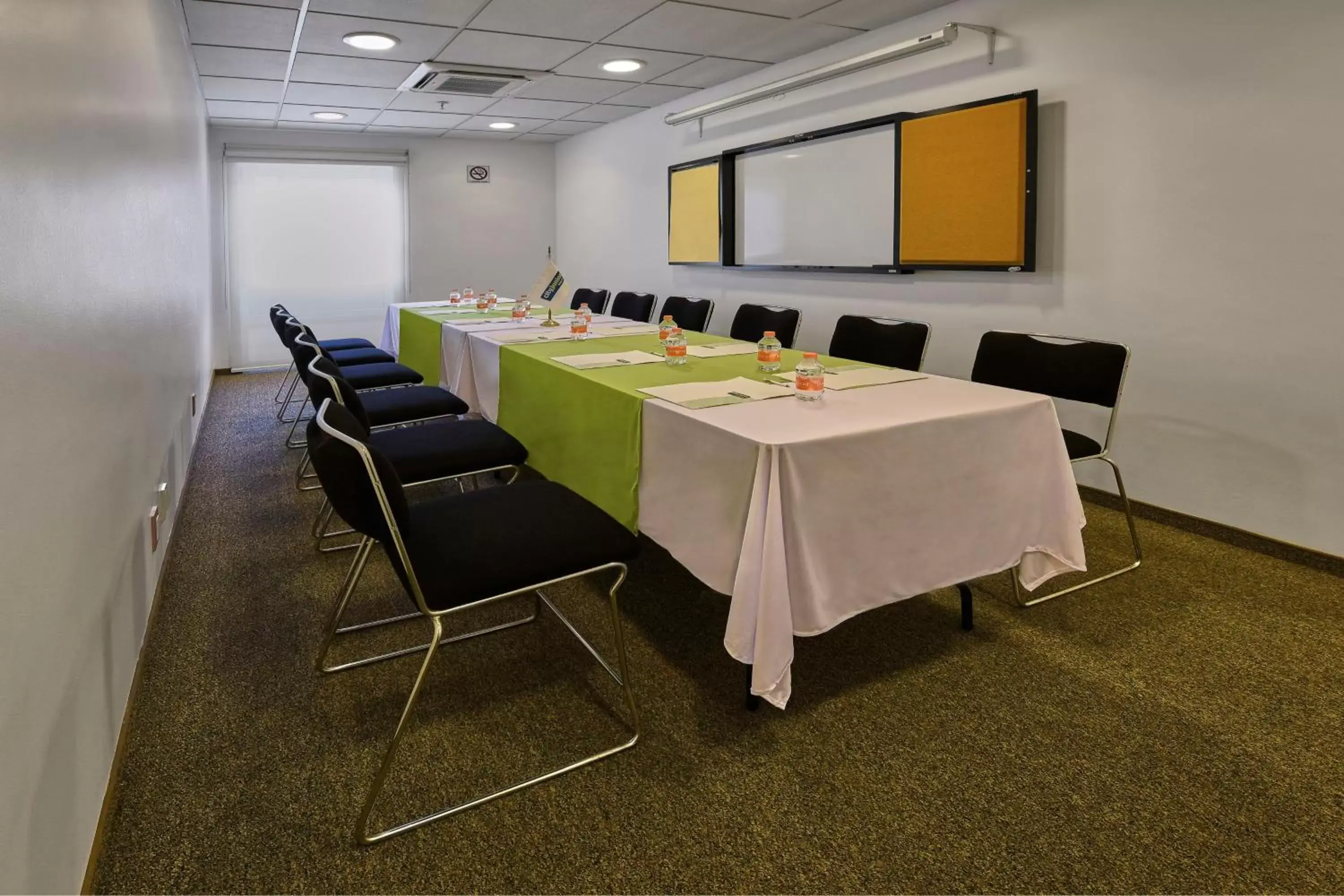 Meeting/conference room in City Express Junior by Marriott Tuxtla Gutierrez Poliforum