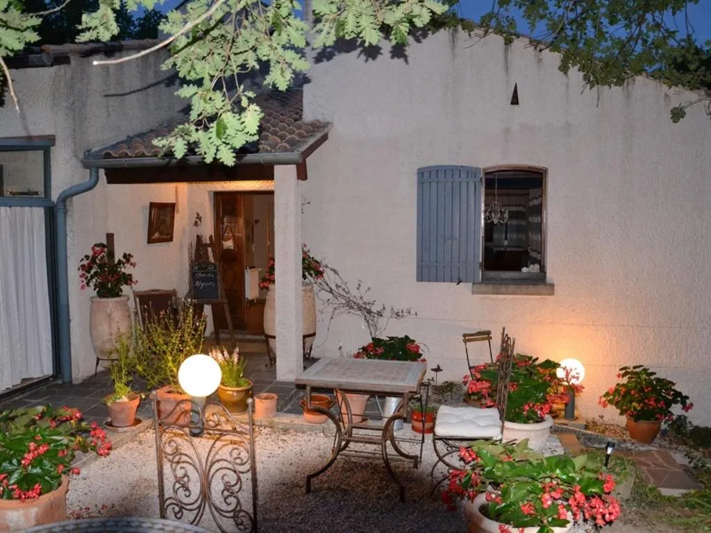 Property building in La Devinière