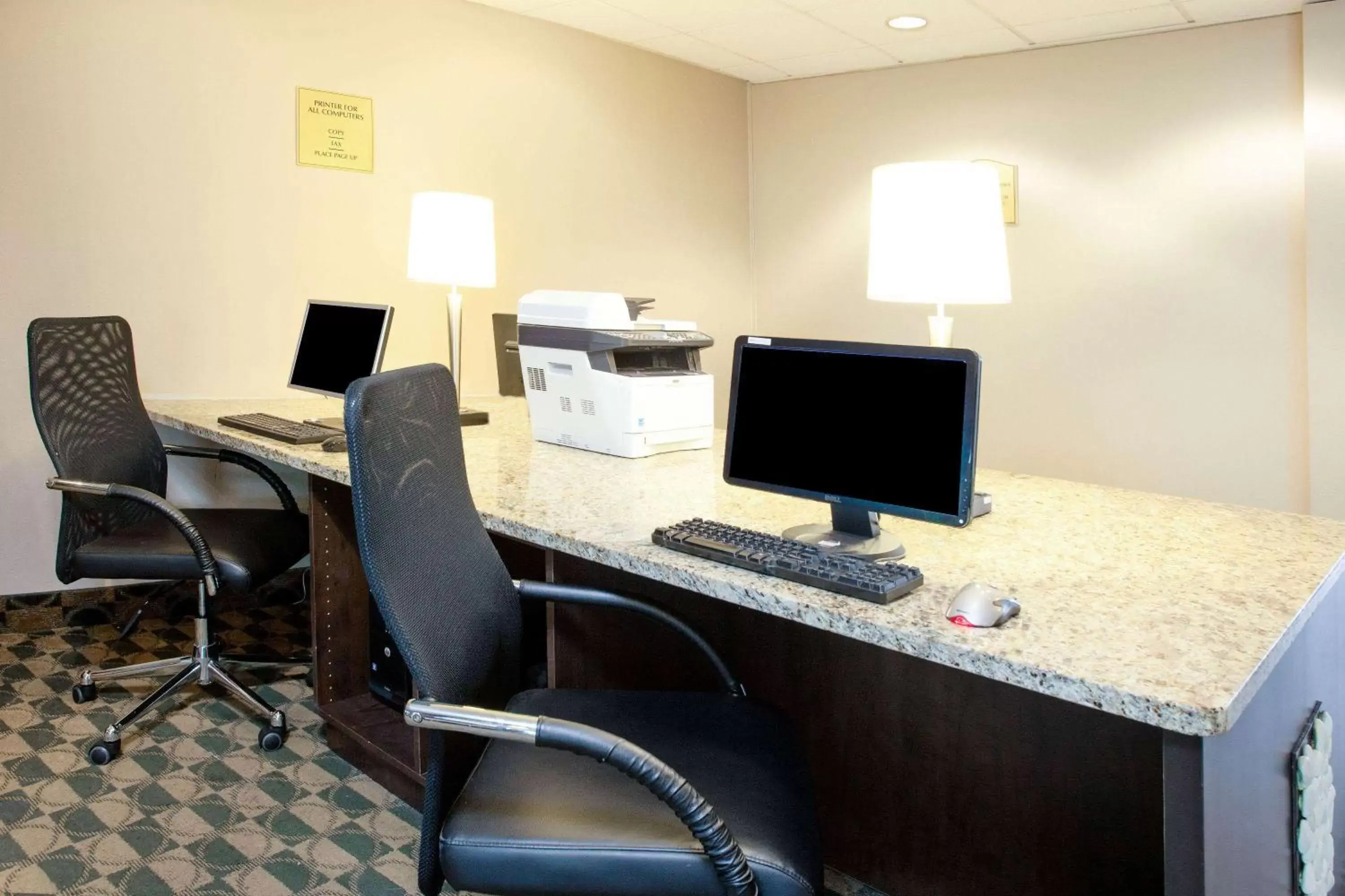 Business facilities in Wyndham Garden Detroit Metro Airport