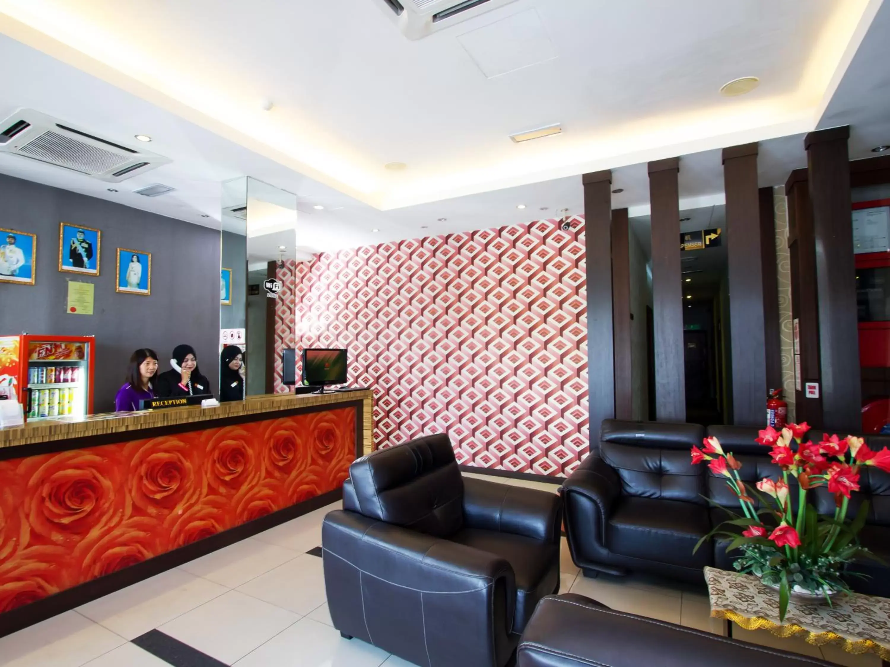 Communal lounge/ TV room, Lobby/Reception in Remember Hotel Batu Pahat