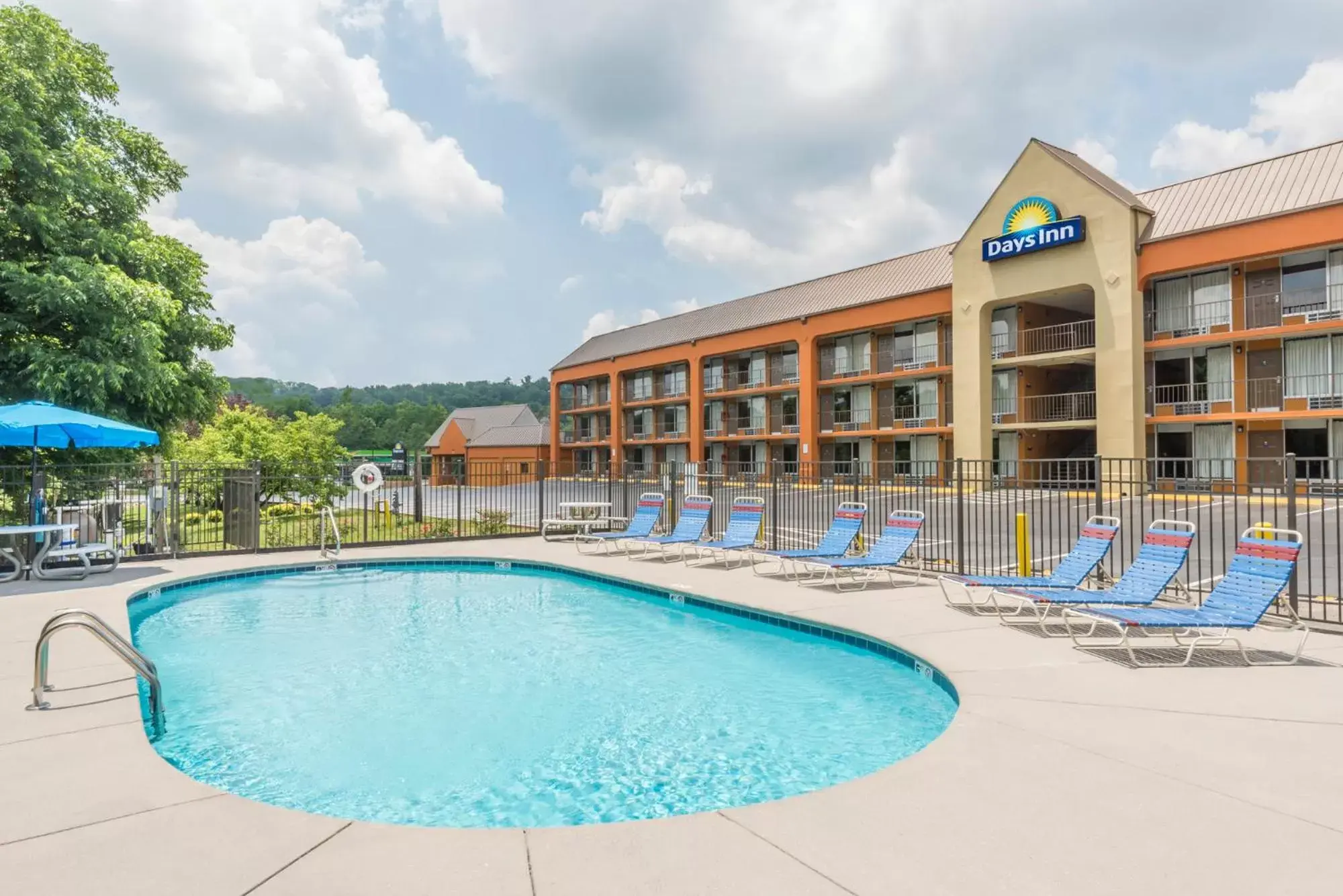 Swimming pool, Property Building in Days Inn by Wyndham Knoxville East