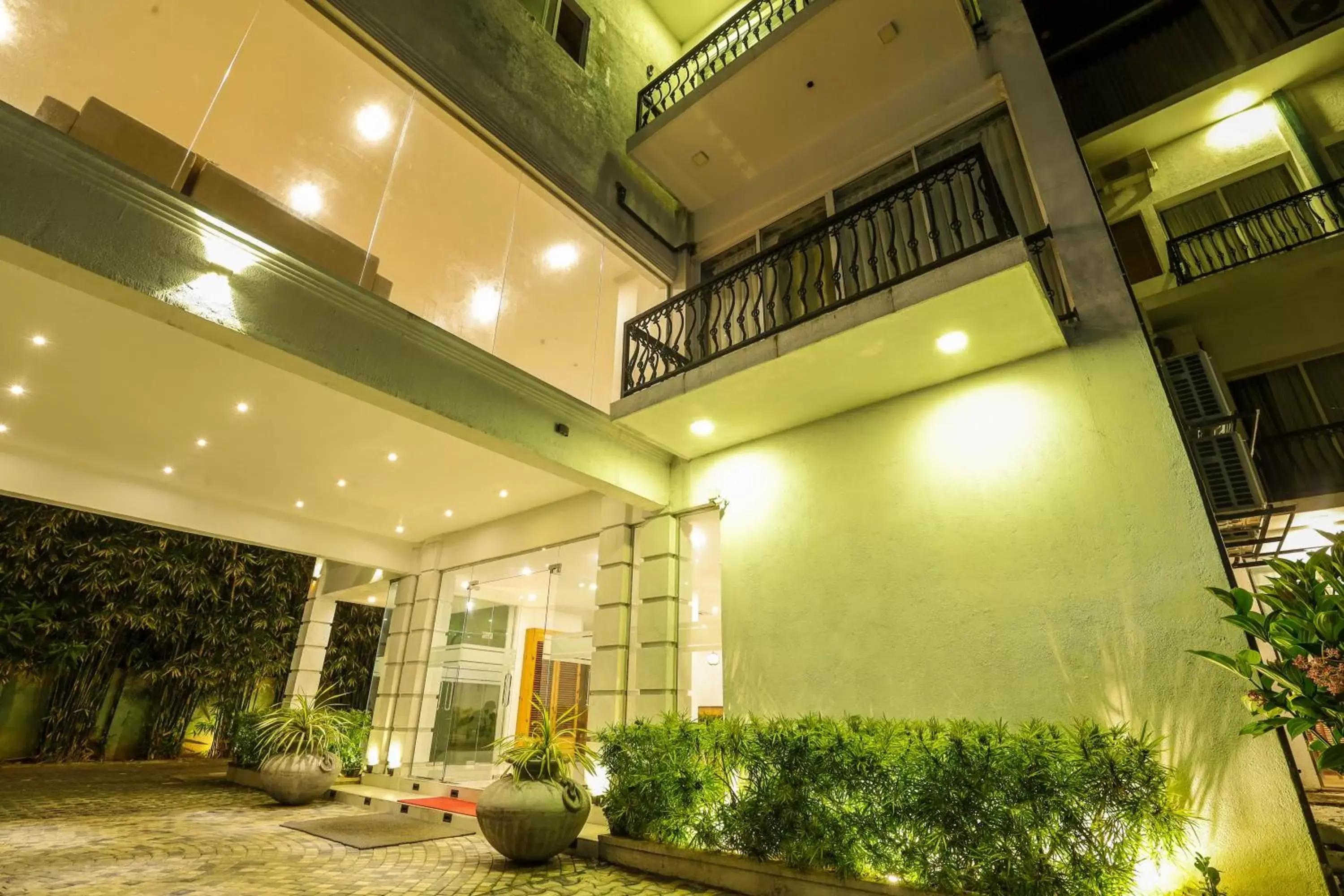 Facade/entrance in Hotel Ganthera Kandy Facade/entrance in Hotel Ganthera Kandy