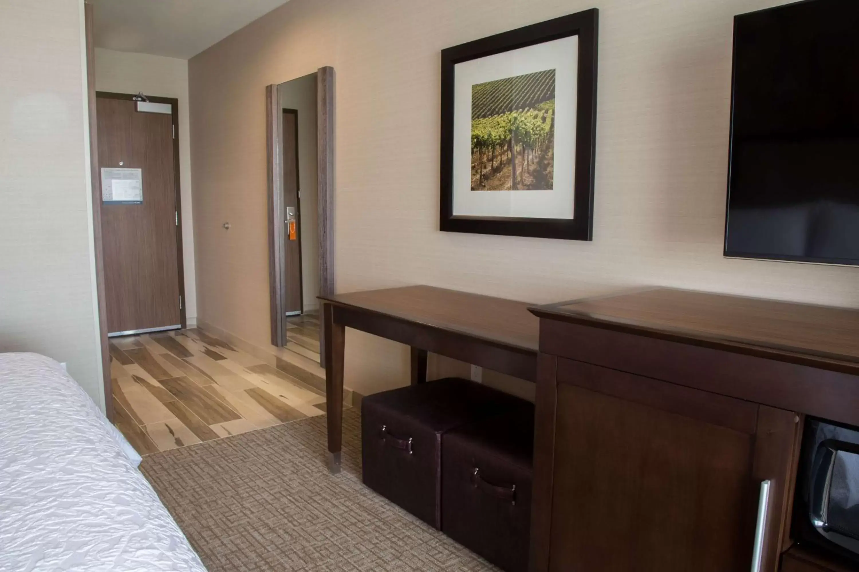 Bed, TV/Entertainment Center in Hampton Inn & Suites Murrieta