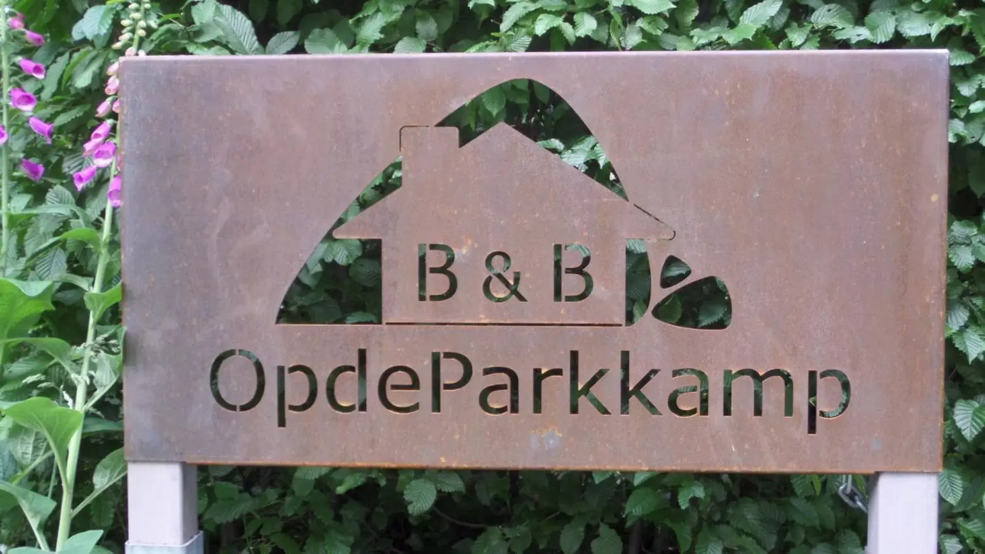 Property logo or sign, Property Logo/Sign in B&B OpdeParkkamp met laadpaal voor elektrische auto's