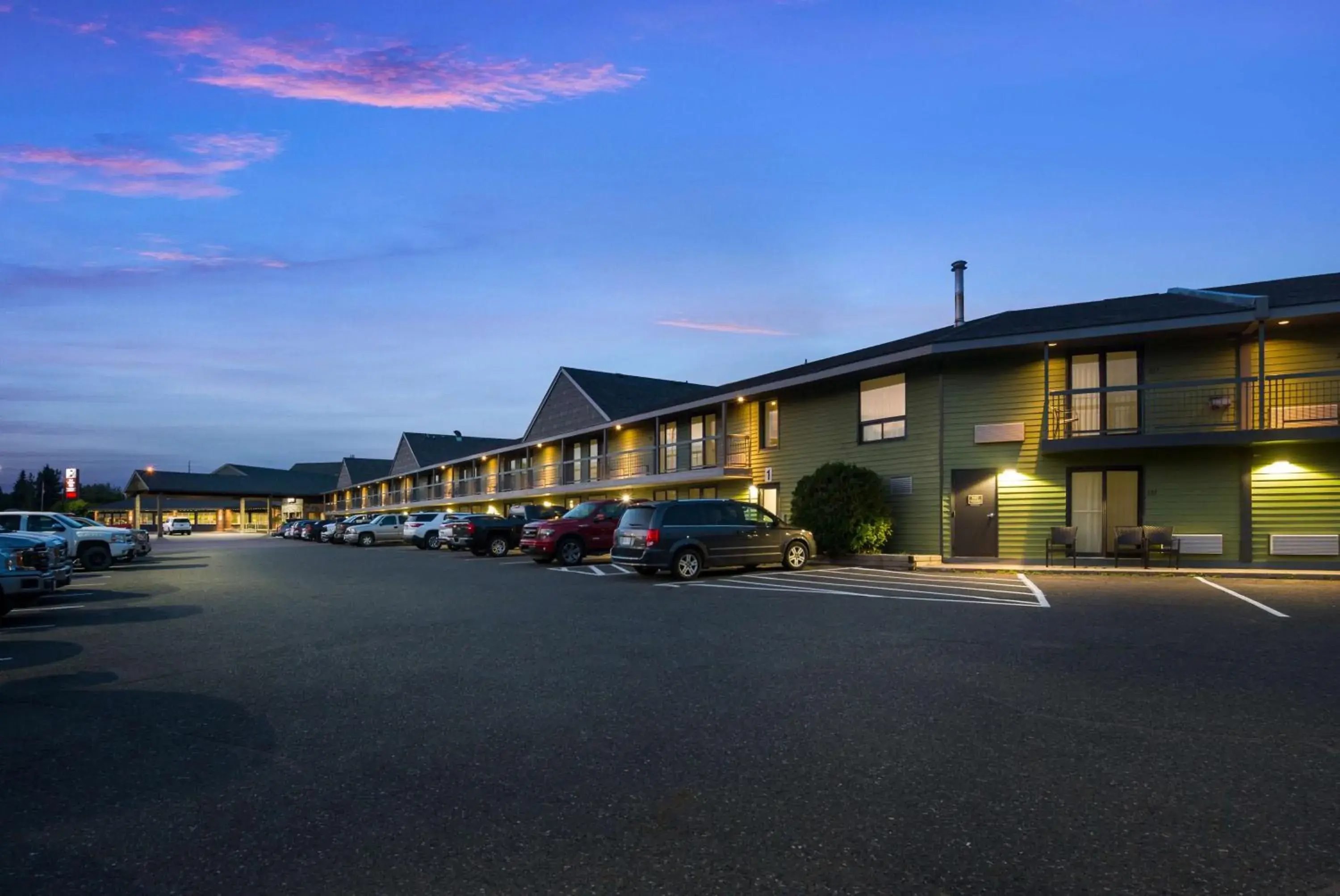 Property Building in Best Western Plus NorWester Hotel & Conference Centre