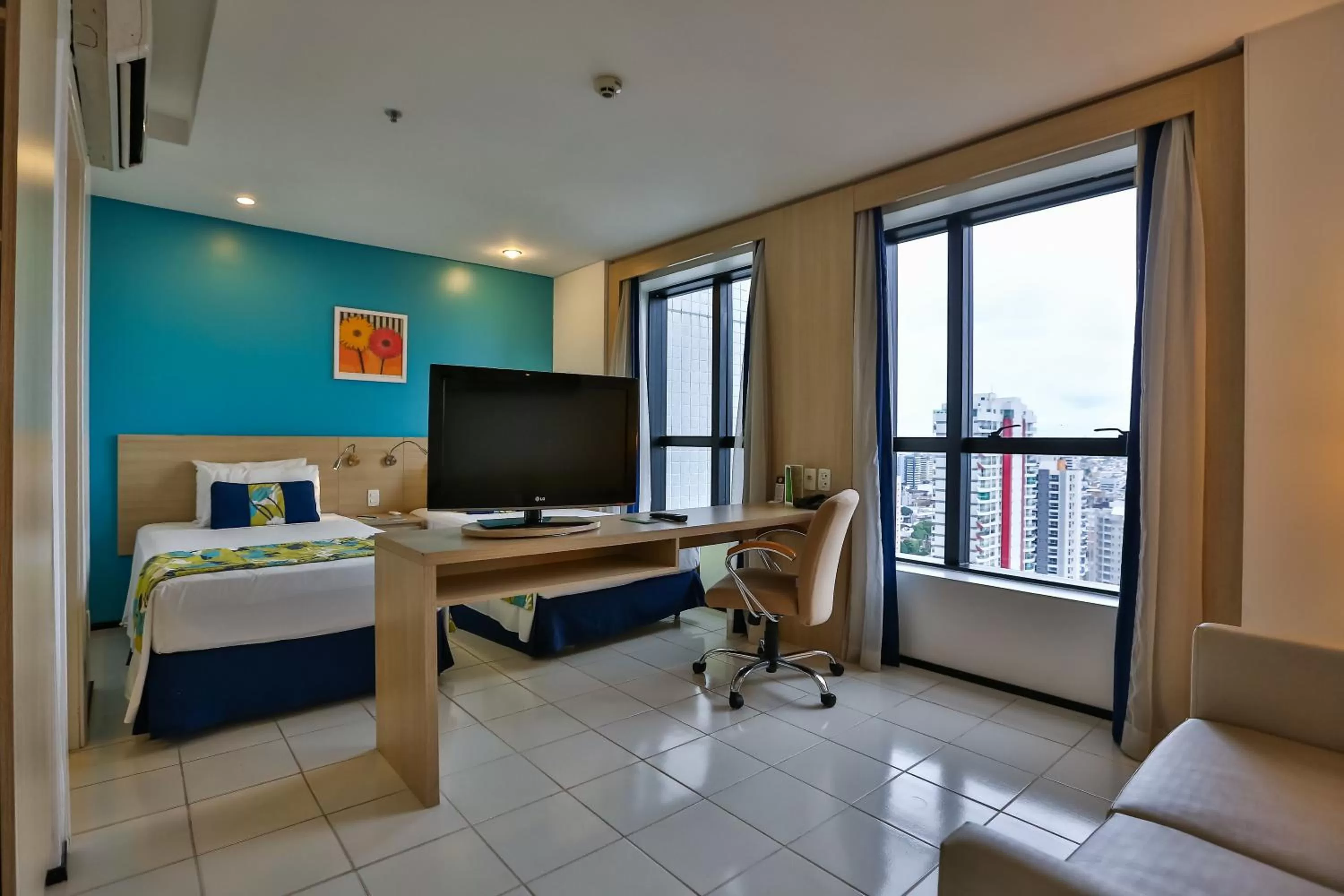 TV and multimedia, Bed in Quality Hotel Manaus