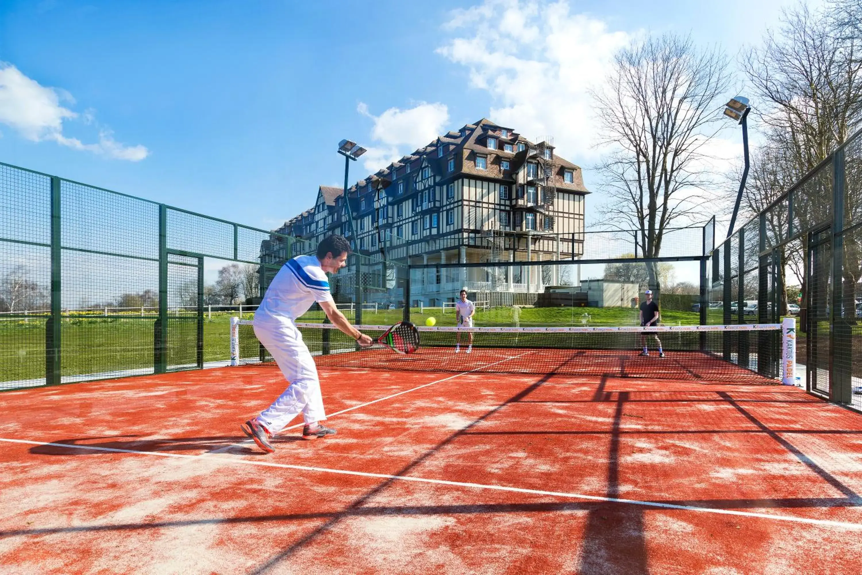Activities, Tennis/Squash in Hôtel Barrière L'Hôtel du Golf