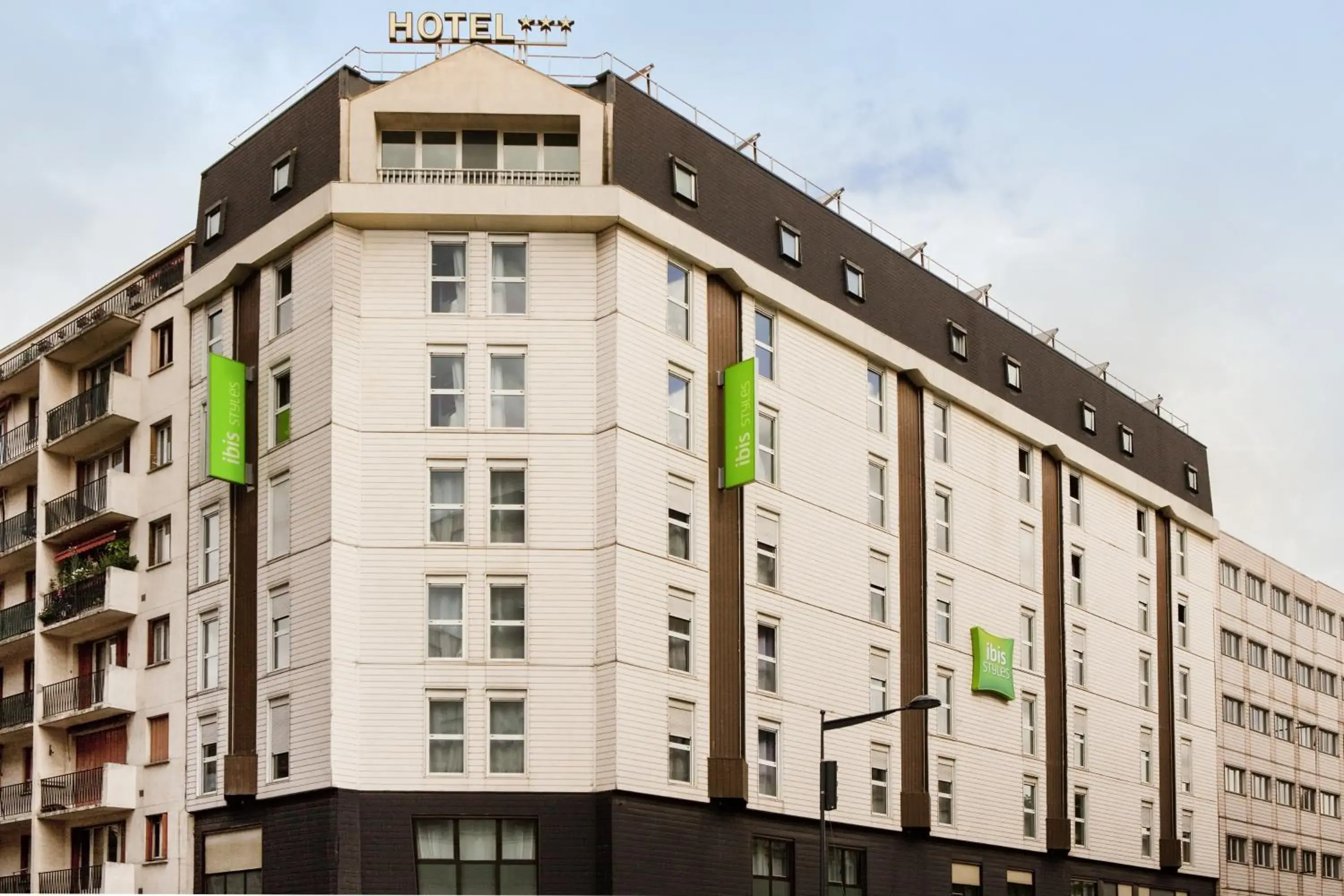 Facade/entrance, Property Building in ibis Styles Paris Mairie de Montreuil