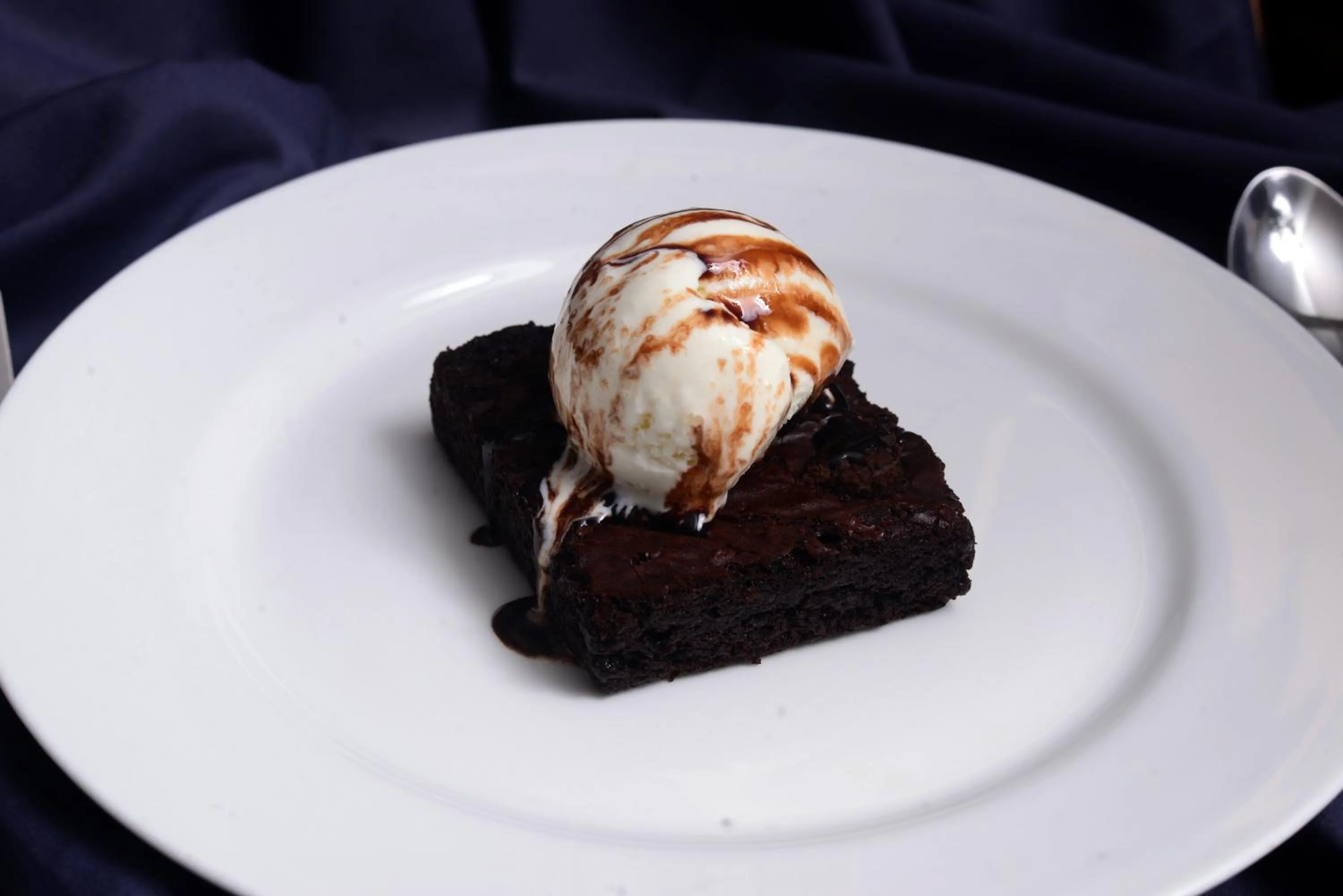 Food and drinks in The Hawaii Comforts Panjim Donapaula