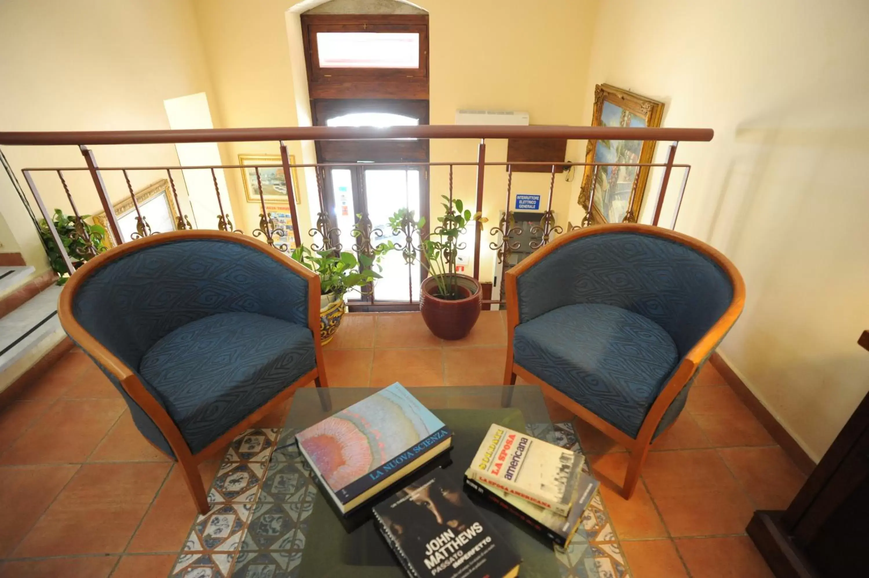 Communal lounge/ TV room in Hotel Mediterraneo