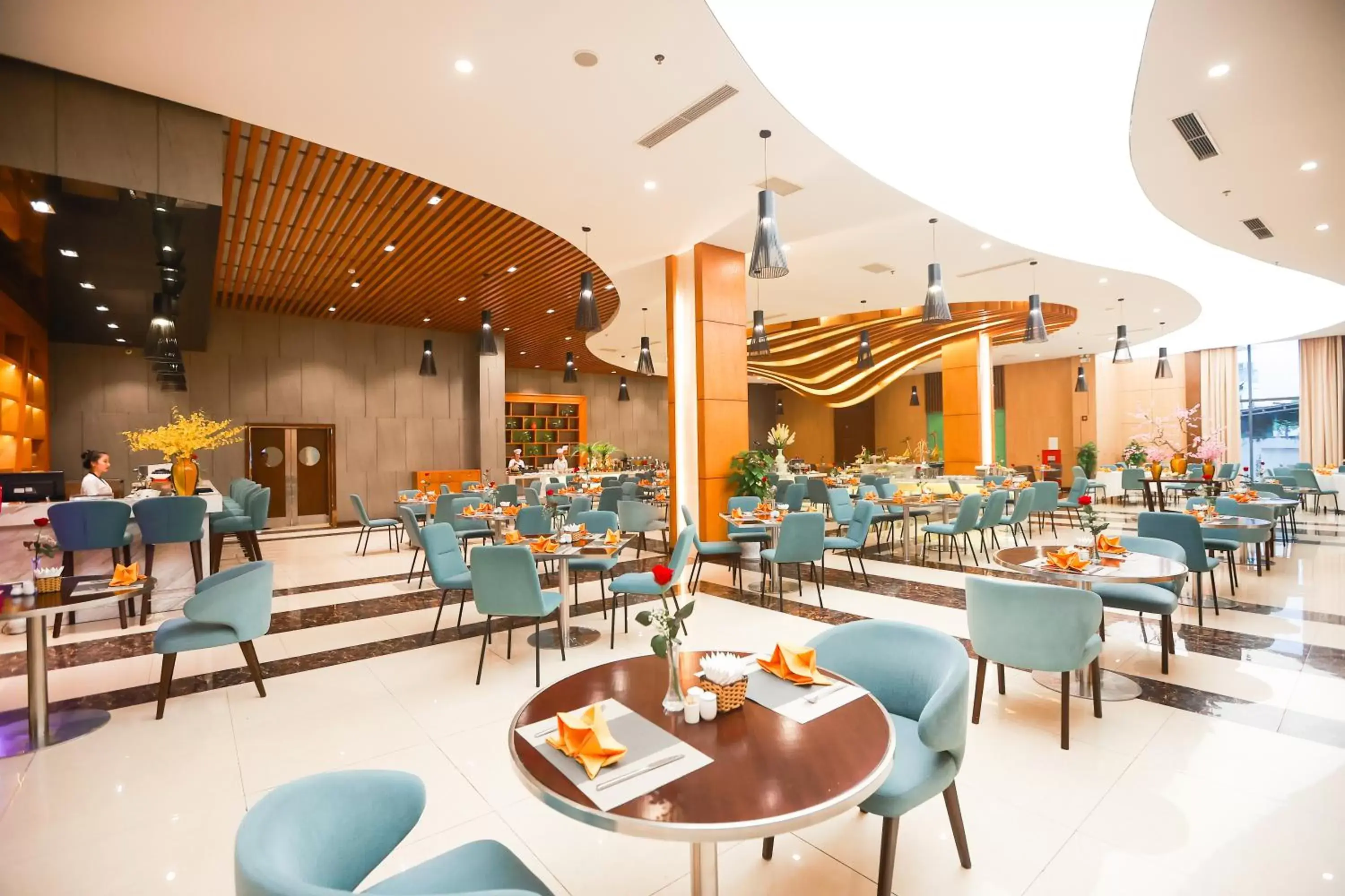 Restaurant/Places to Eat in Muong Thanh Luxury Nhat Le Hotel