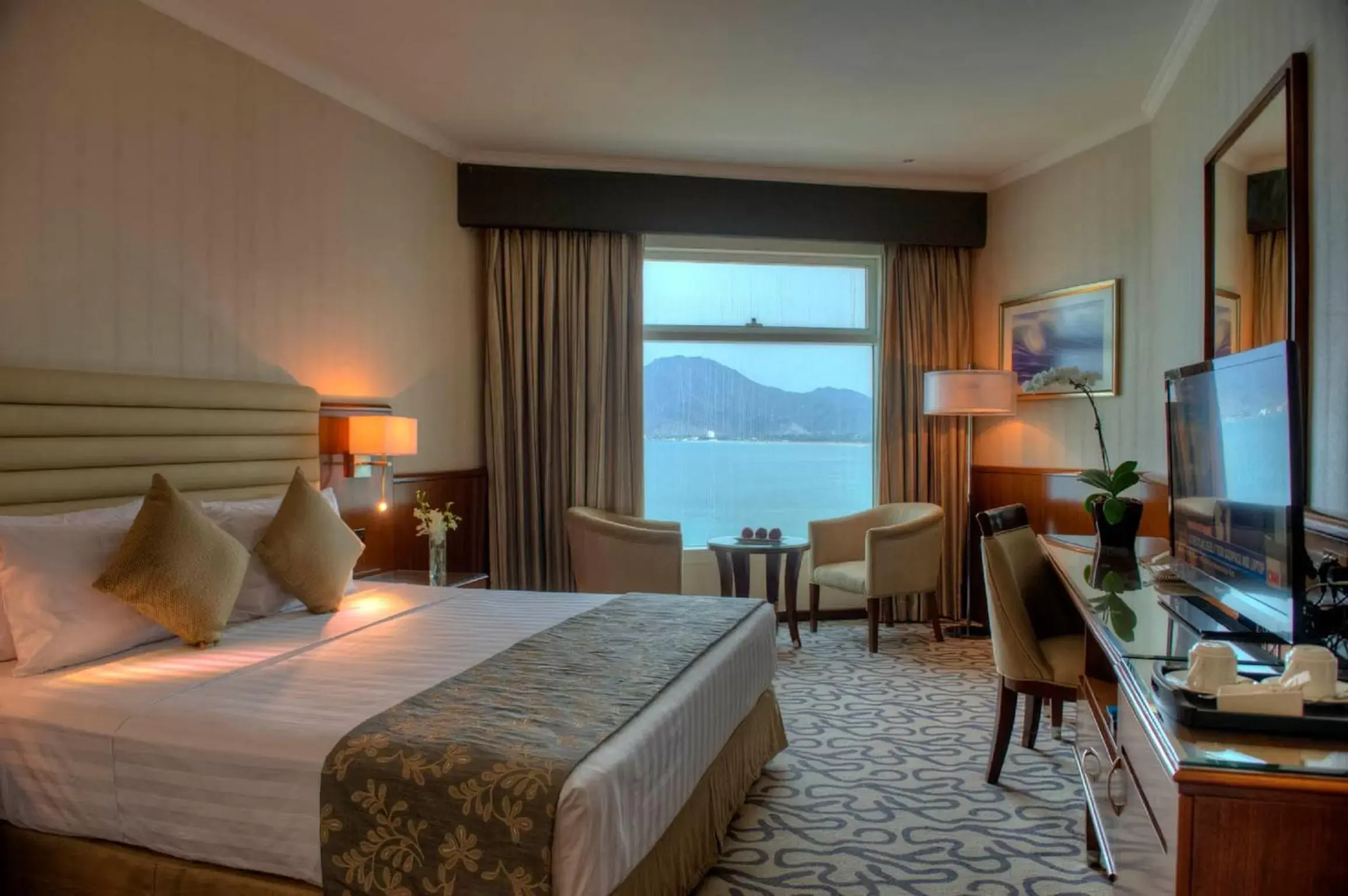 Photo of the whole room, Mountain View in Oceanic Khorfakkan Resort & Spa