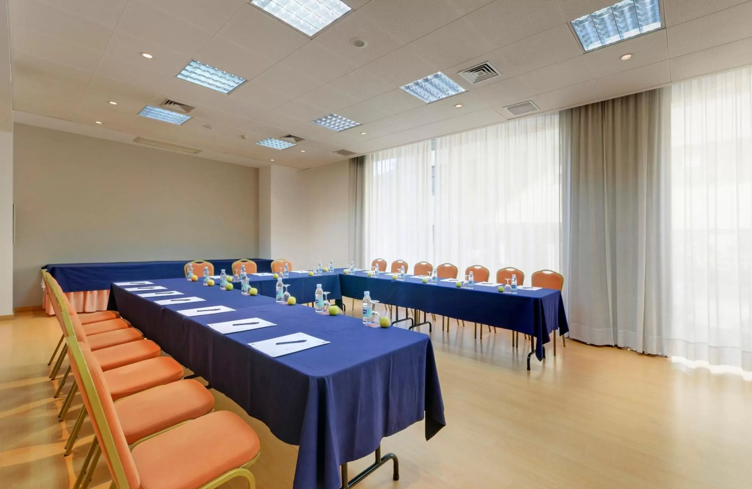 Business facilities in TRYP by Wyndham Porto Centro Hotel