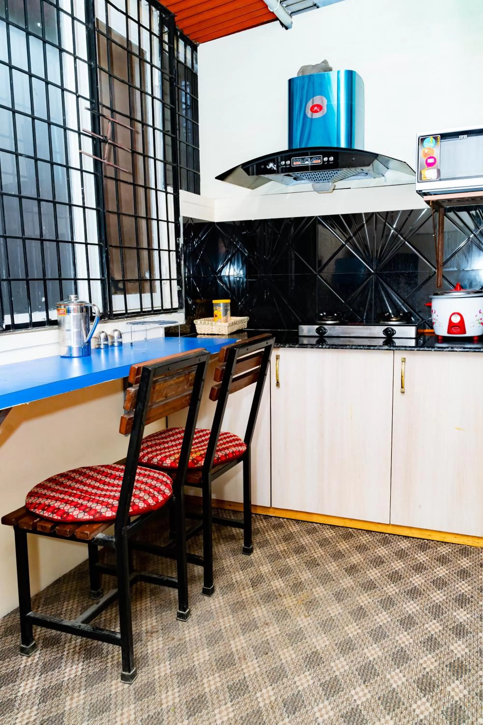 Dining area in Silu Homes by Hostmandu