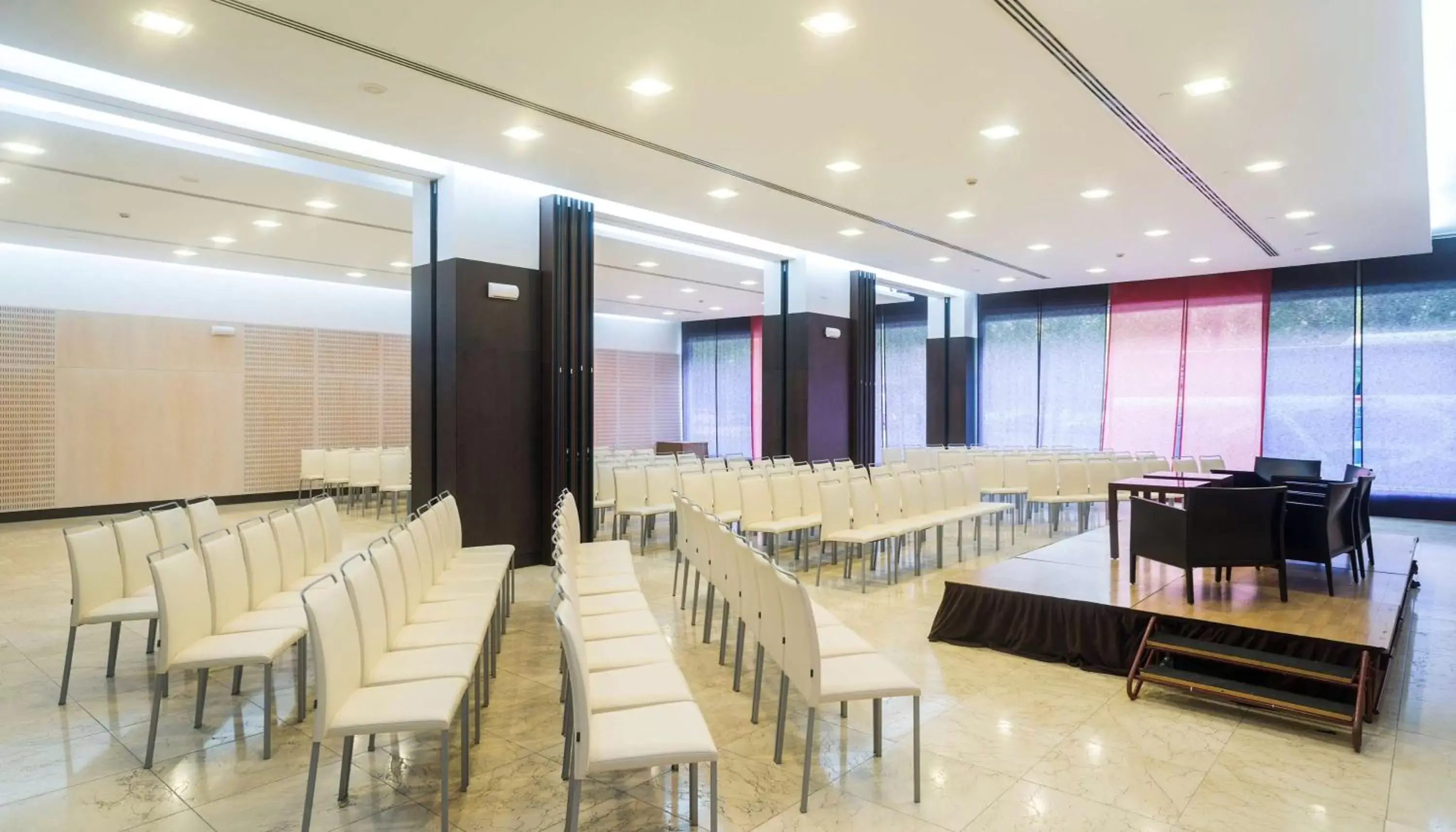 Meeting/conference room in NH Collection Sevilla