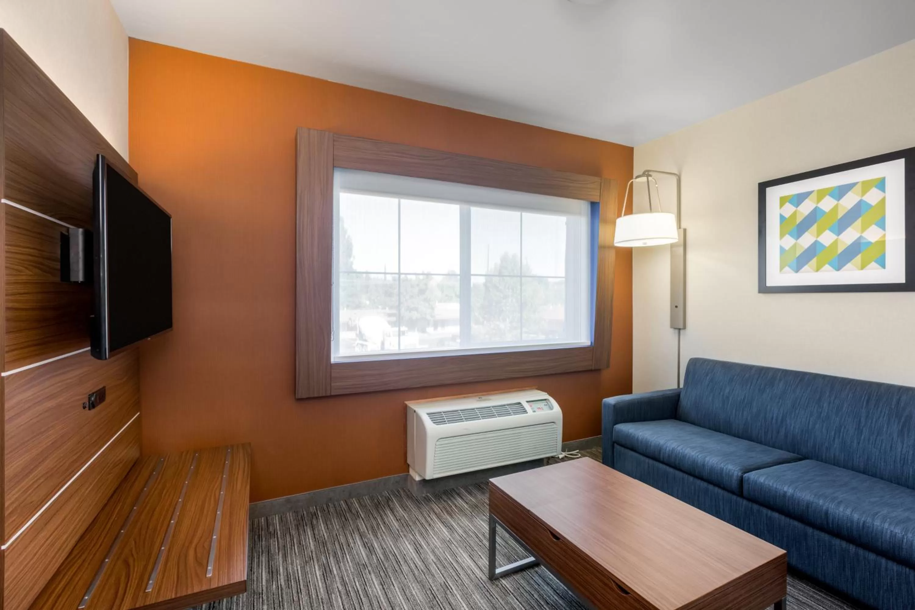 Photo of the whole room in Holiday Inn Express Hotel & Suites Oroville Southwest by IHG