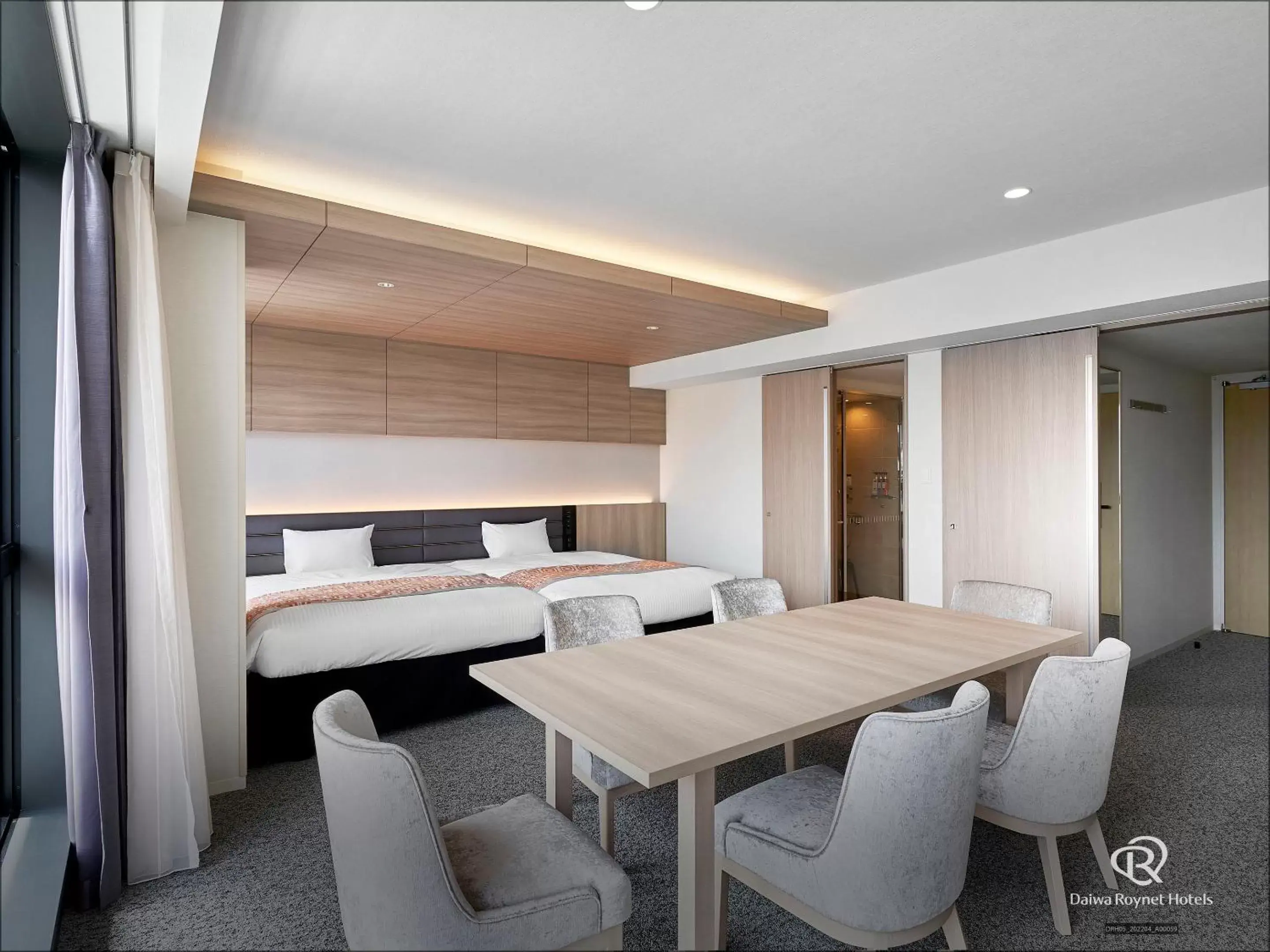 Quadruple Room - single occupancy - Smoking in Daiwa Roynet Hotel KOBE-SANNOMIYA PREMIER Quadruple Room - single occupancy - Smoking in Daiwa Roynet Hotel KOBE-SANNOMIYA PREMIER