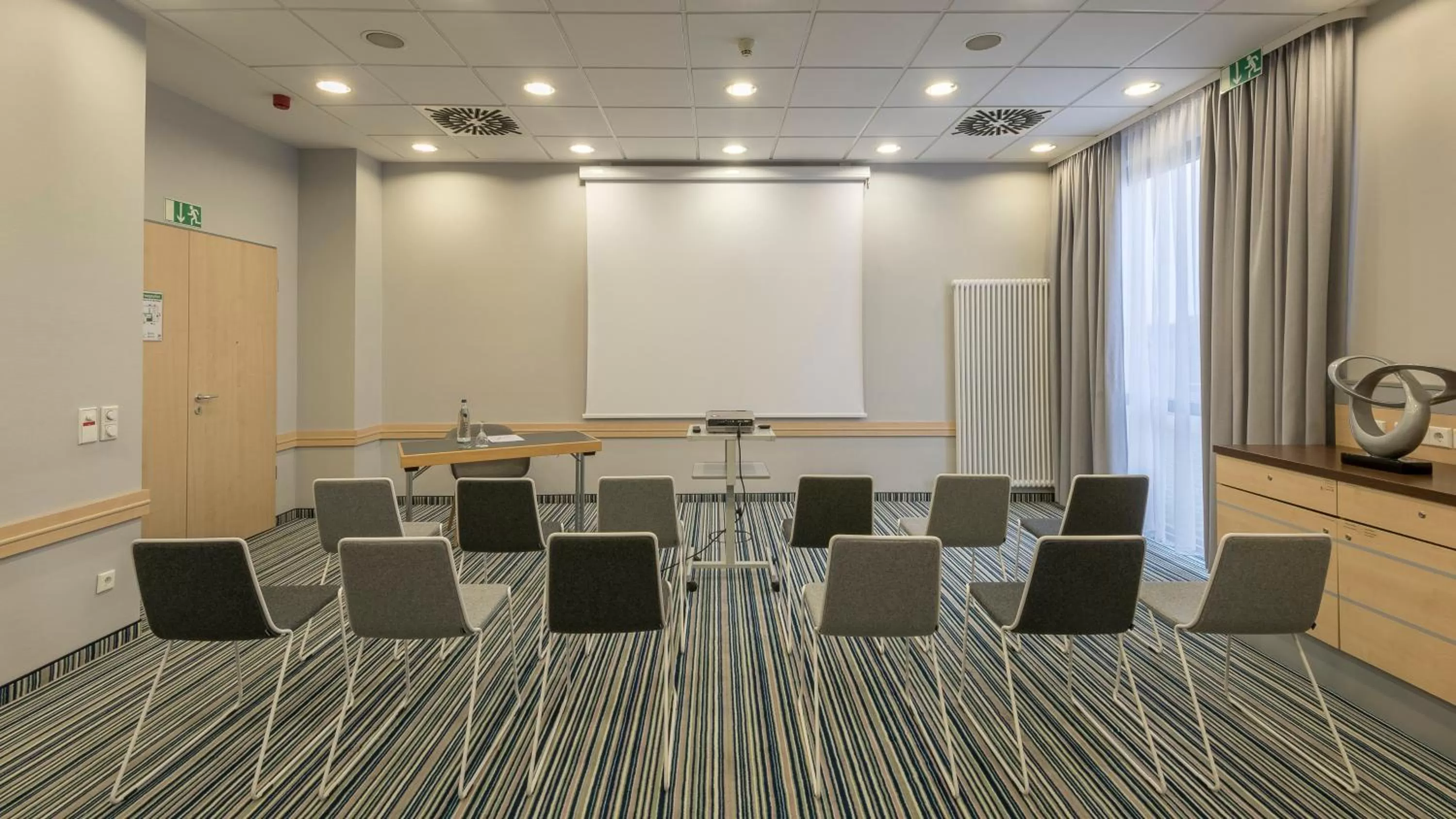 Meeting/conference room in Holiday Inn Express München Messe by IHG