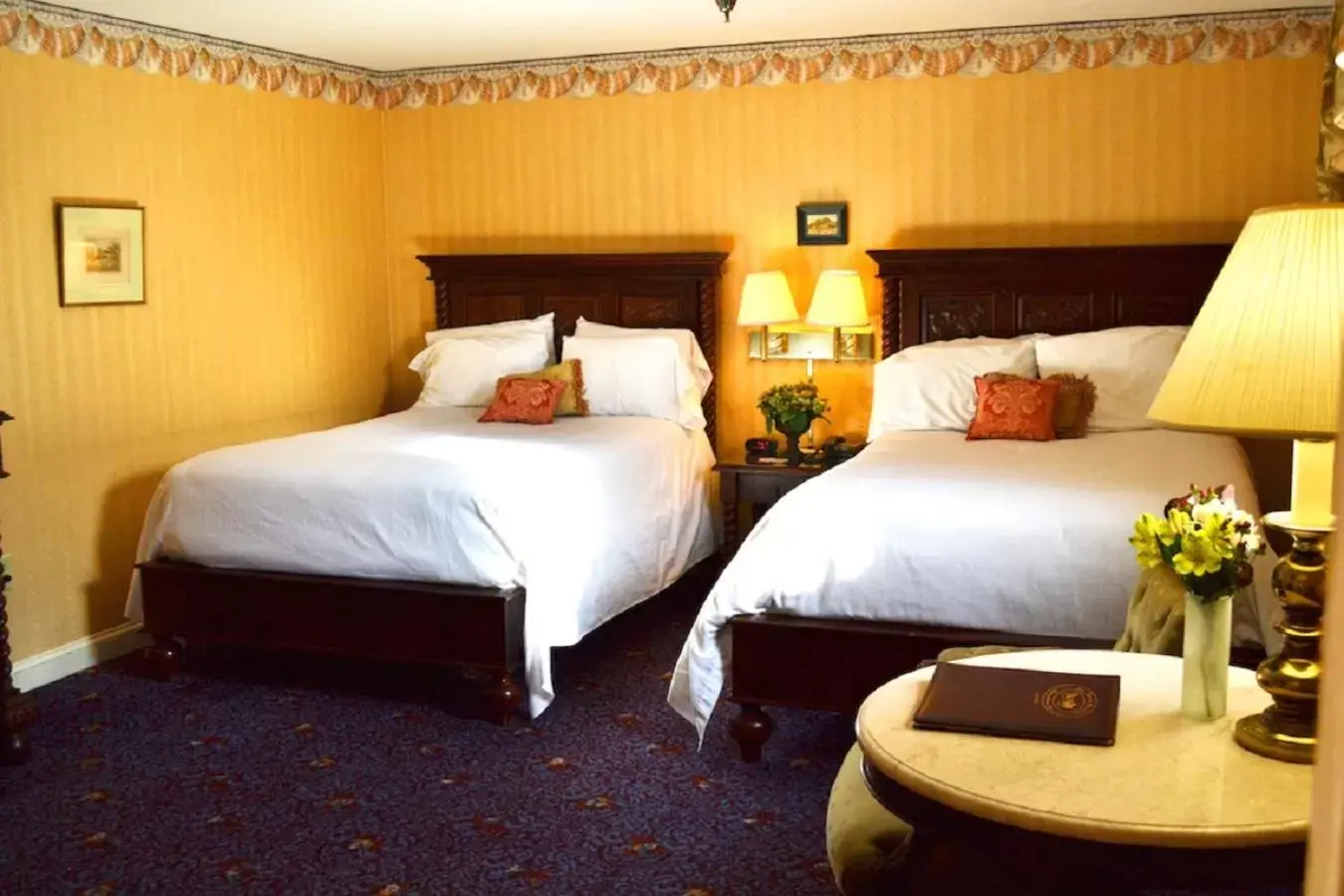 Photo of the whole room, Bed in The Inn at Saratoga