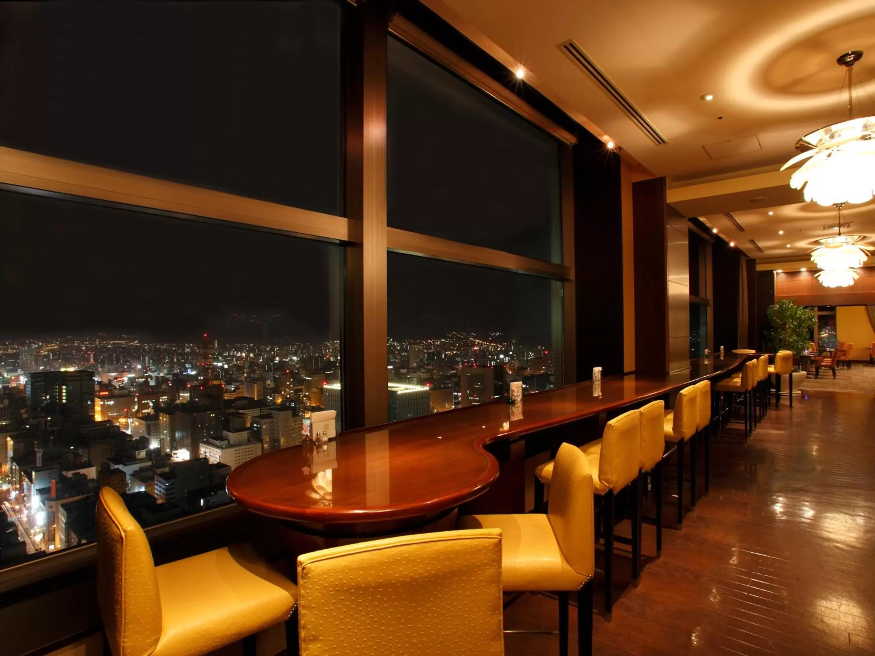 Lounge or bar, Restaurant/Places to Eat in JR Tower Hotel Nikko Sapporo