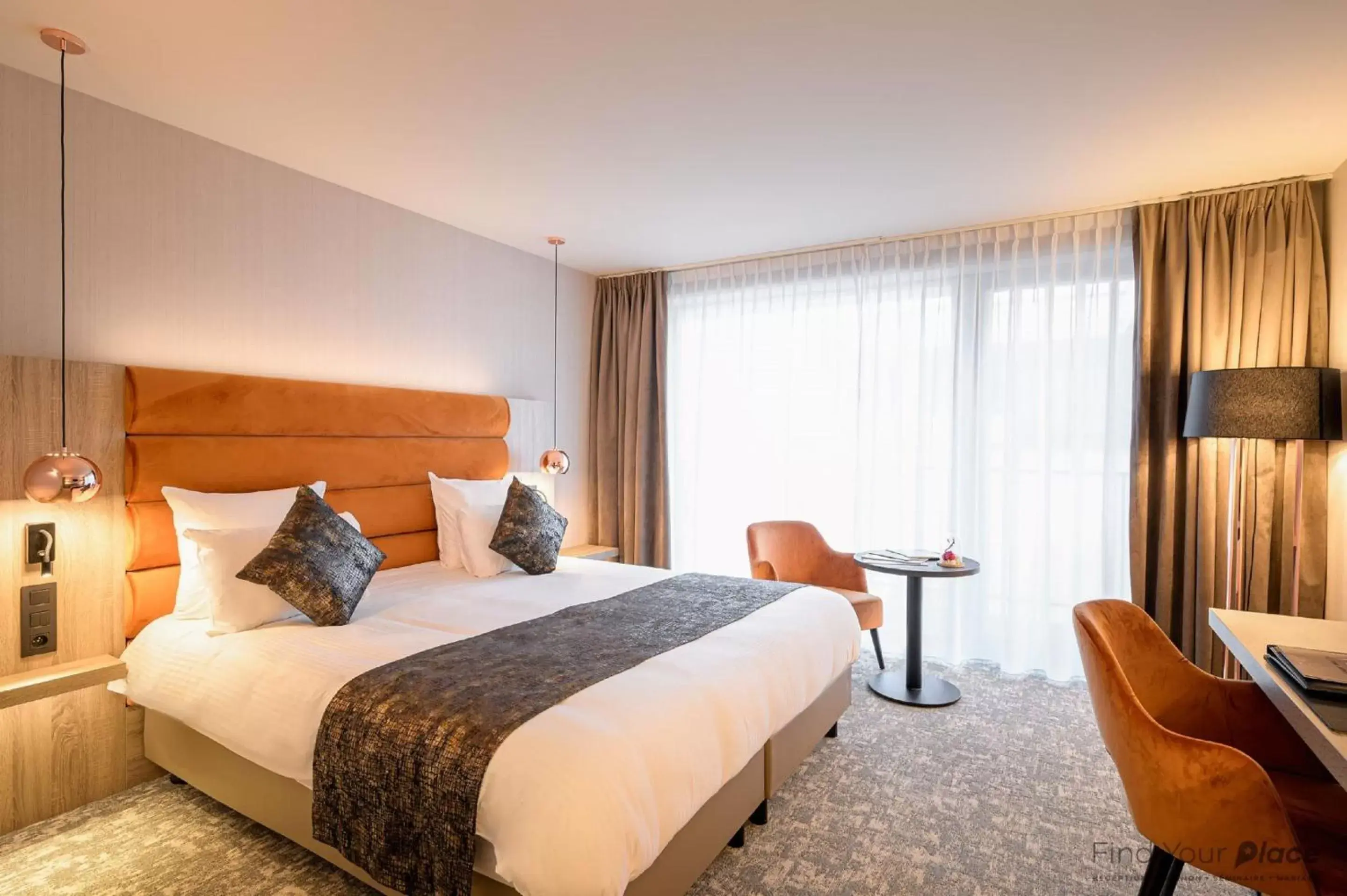 Bed in Hotel Restaurant Van Der Valk Nivelles-Sud