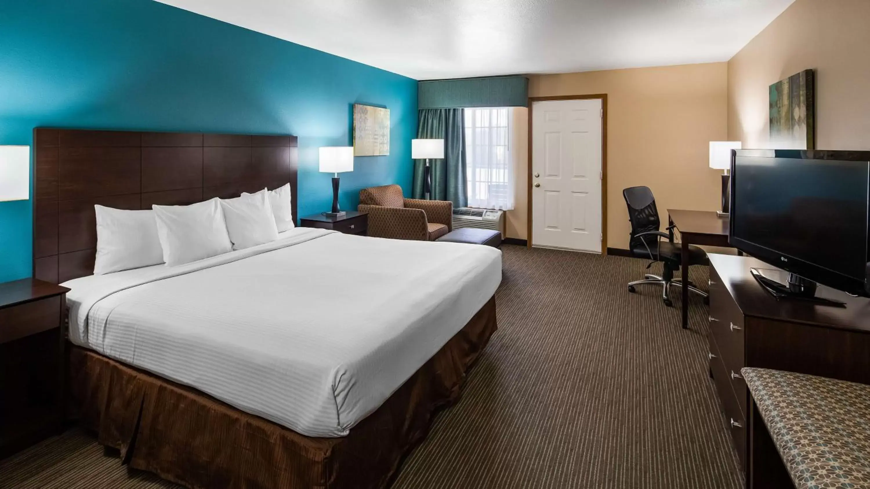 Photo of the whole room, Bed in Best Western Galena Inn & Suites