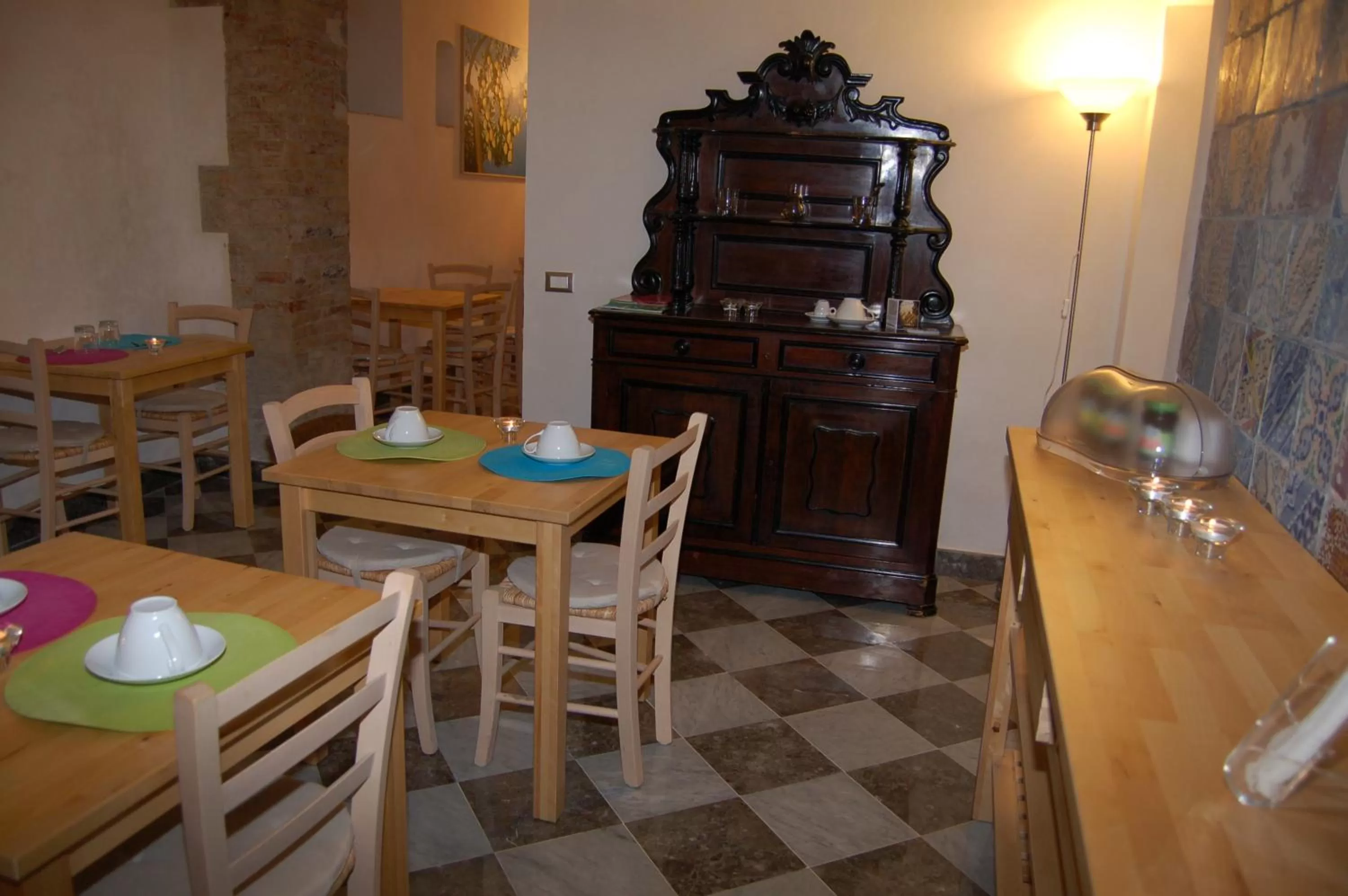 Communal lounge/ TV room in Federico Secondo B&B