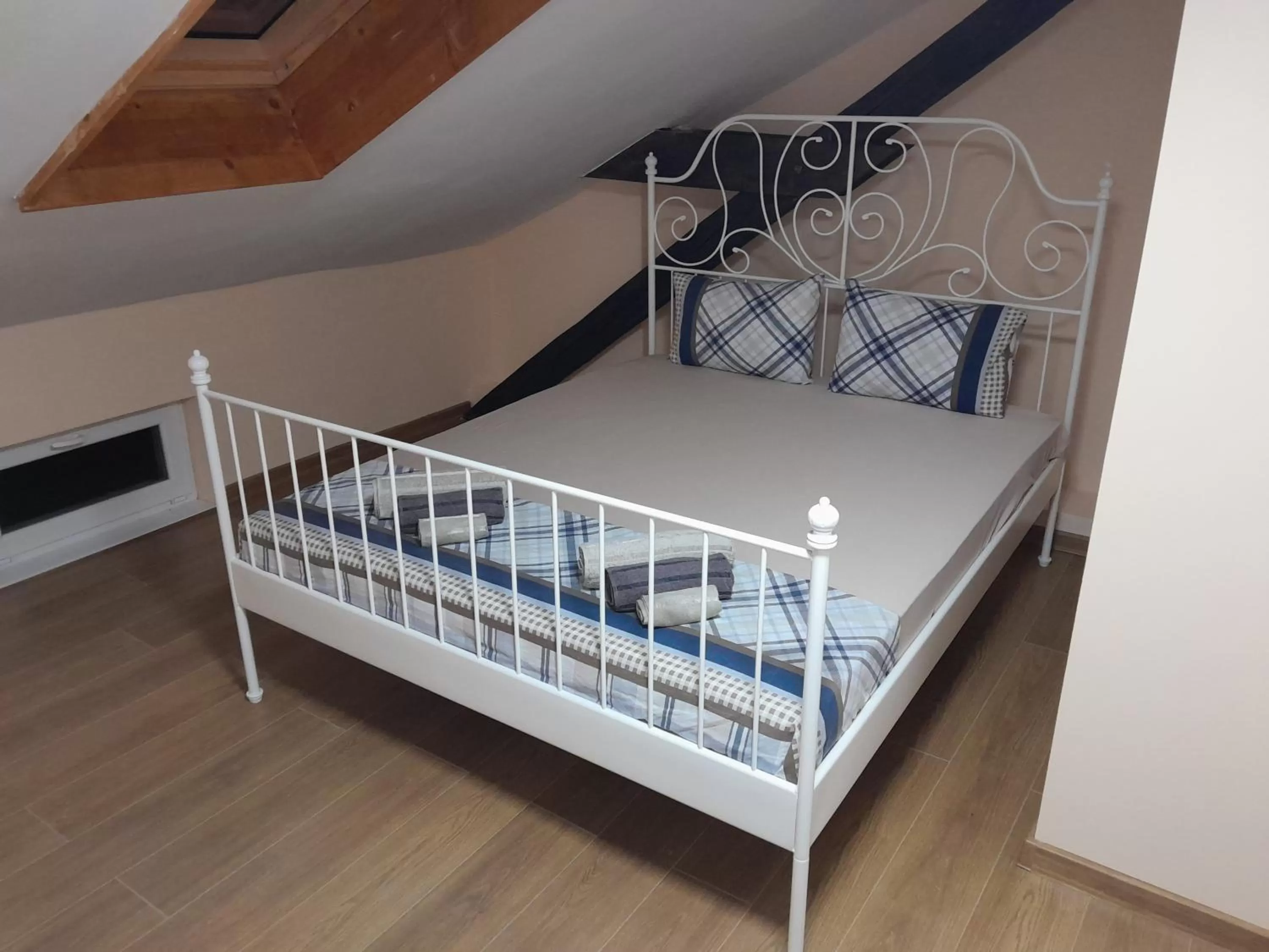 Bed in HANCHO SevenUps - KAPANA Plovdiv Center