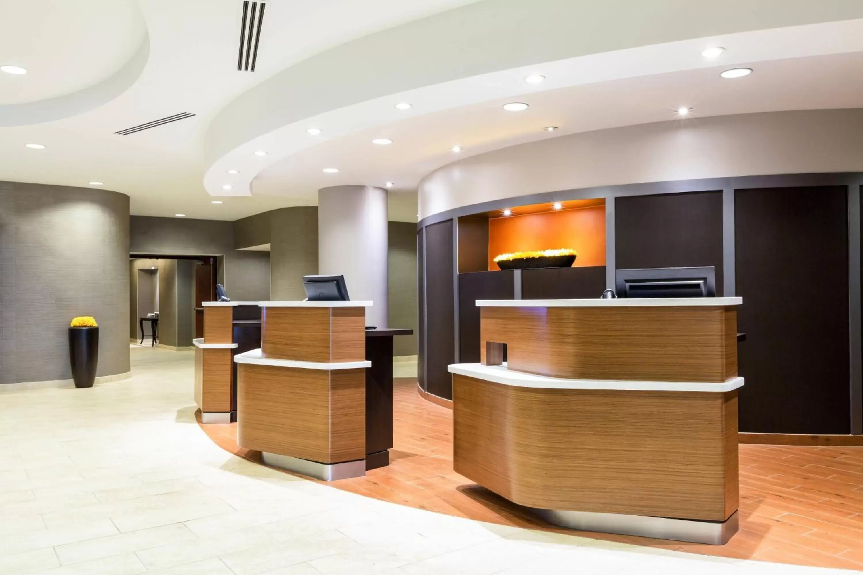 Property building, Lobby/Reception in Courtyard by Marriott Houston Galleria
